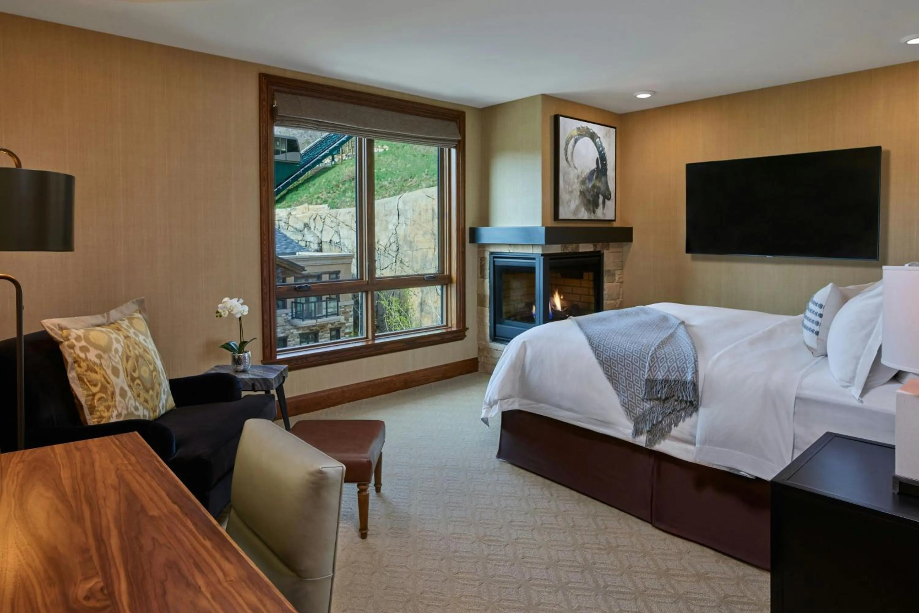 Bedroom, Bed in St. Regis Deer Valley