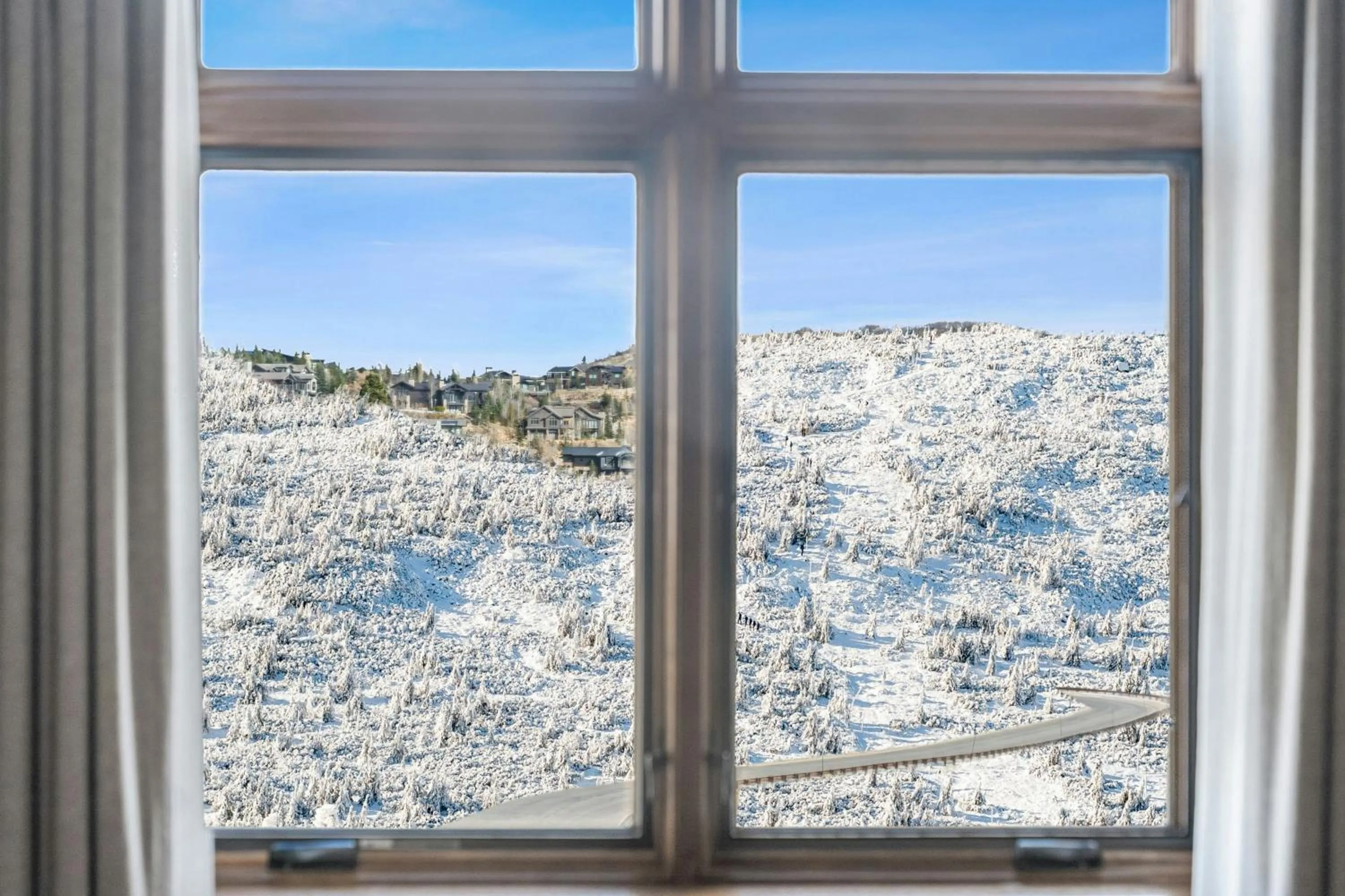 Photo of the whole room in St. Regis Deer Valley