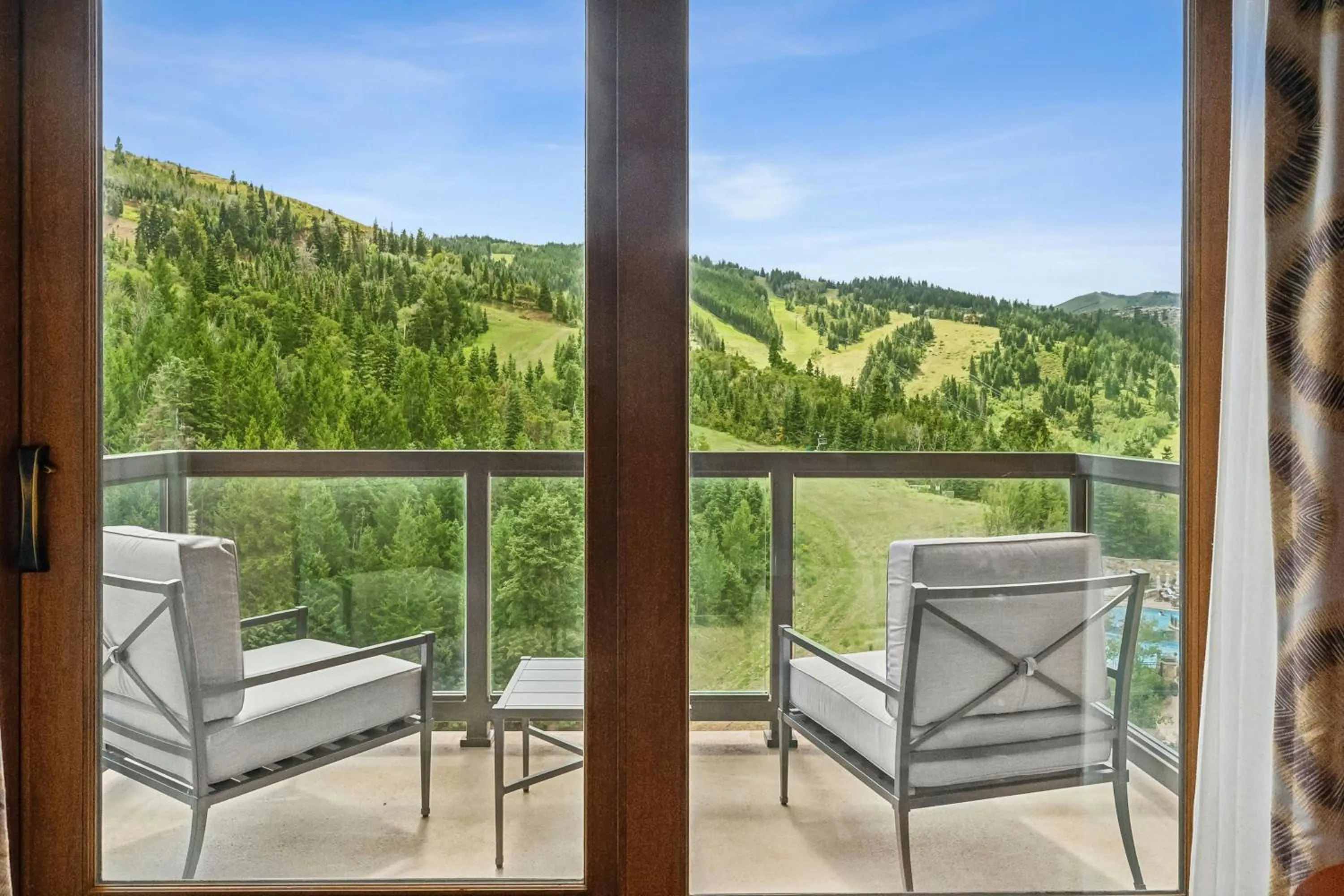 Photo of the whole room in St. Regis Deer Valley