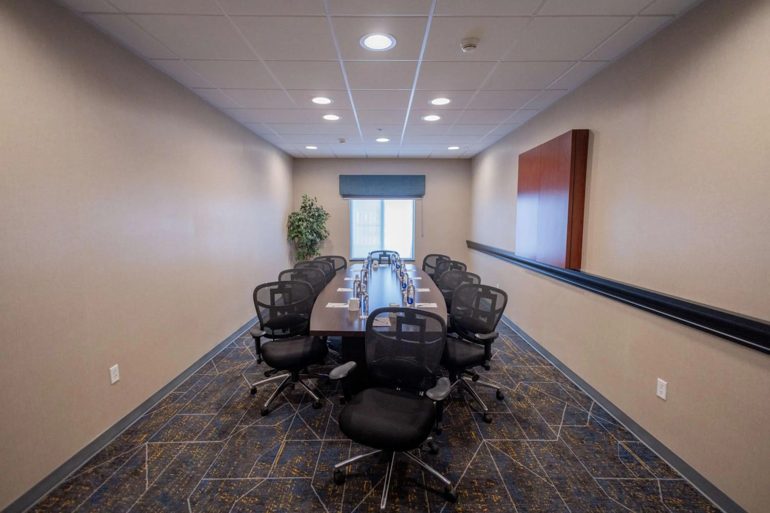 Meeting/conference room in Hampton Inn & Suites by Hilton Seattle/Kent
