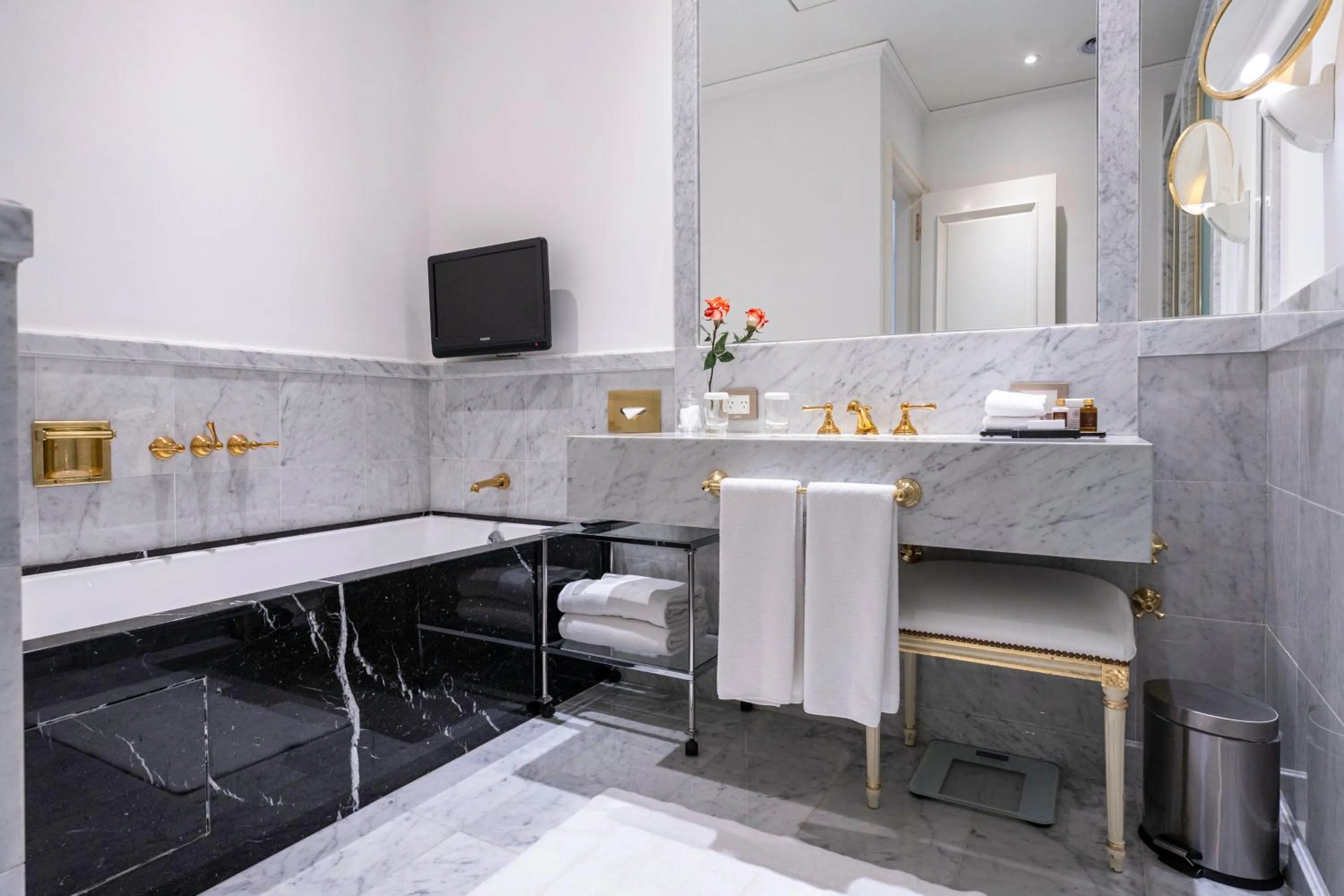 Bathroom in Alvear Palace Hotel - Leading Hotels of the World