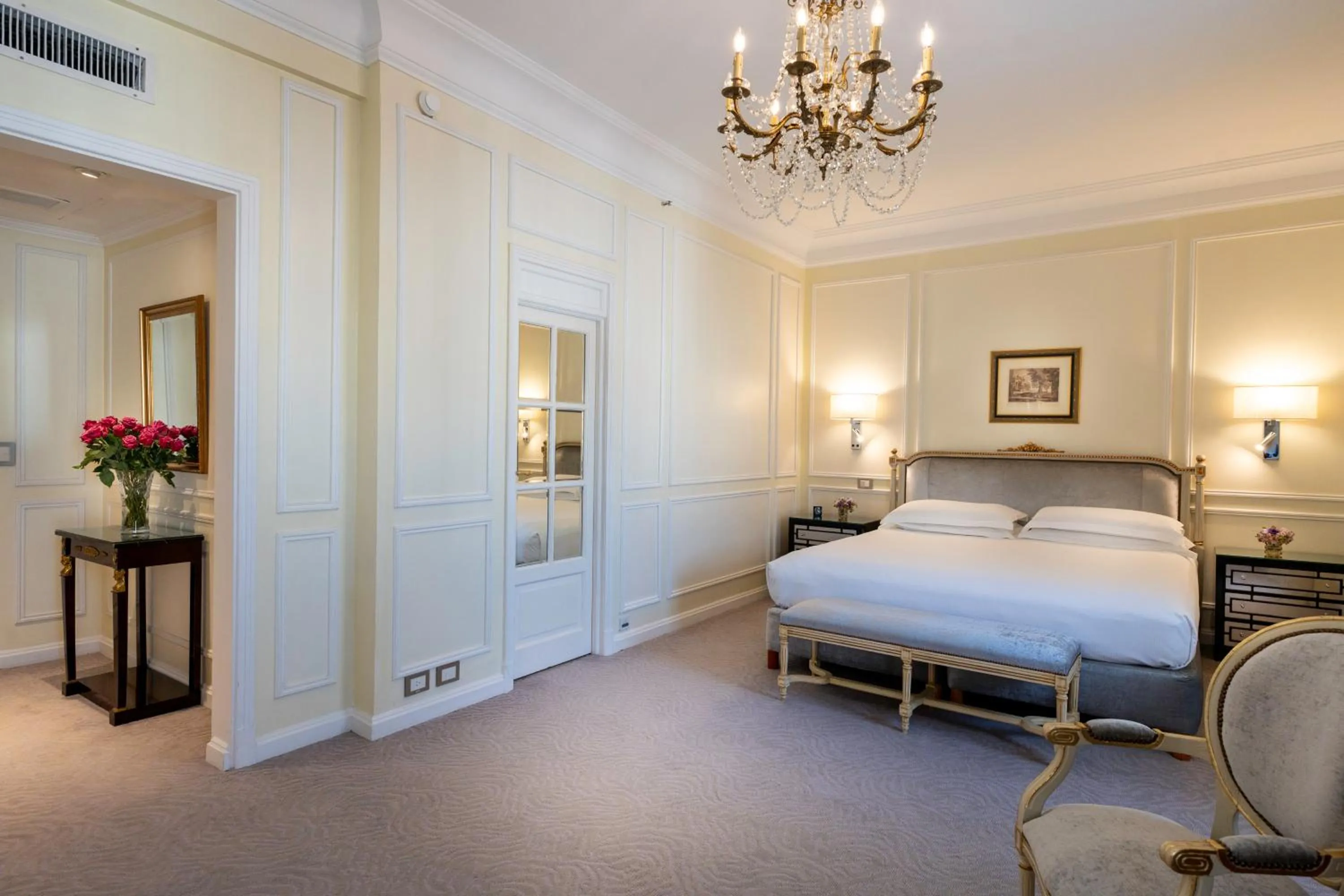Photo of the whole room, Bed in Alvear Palace Hotel - Leading Hotels of the World