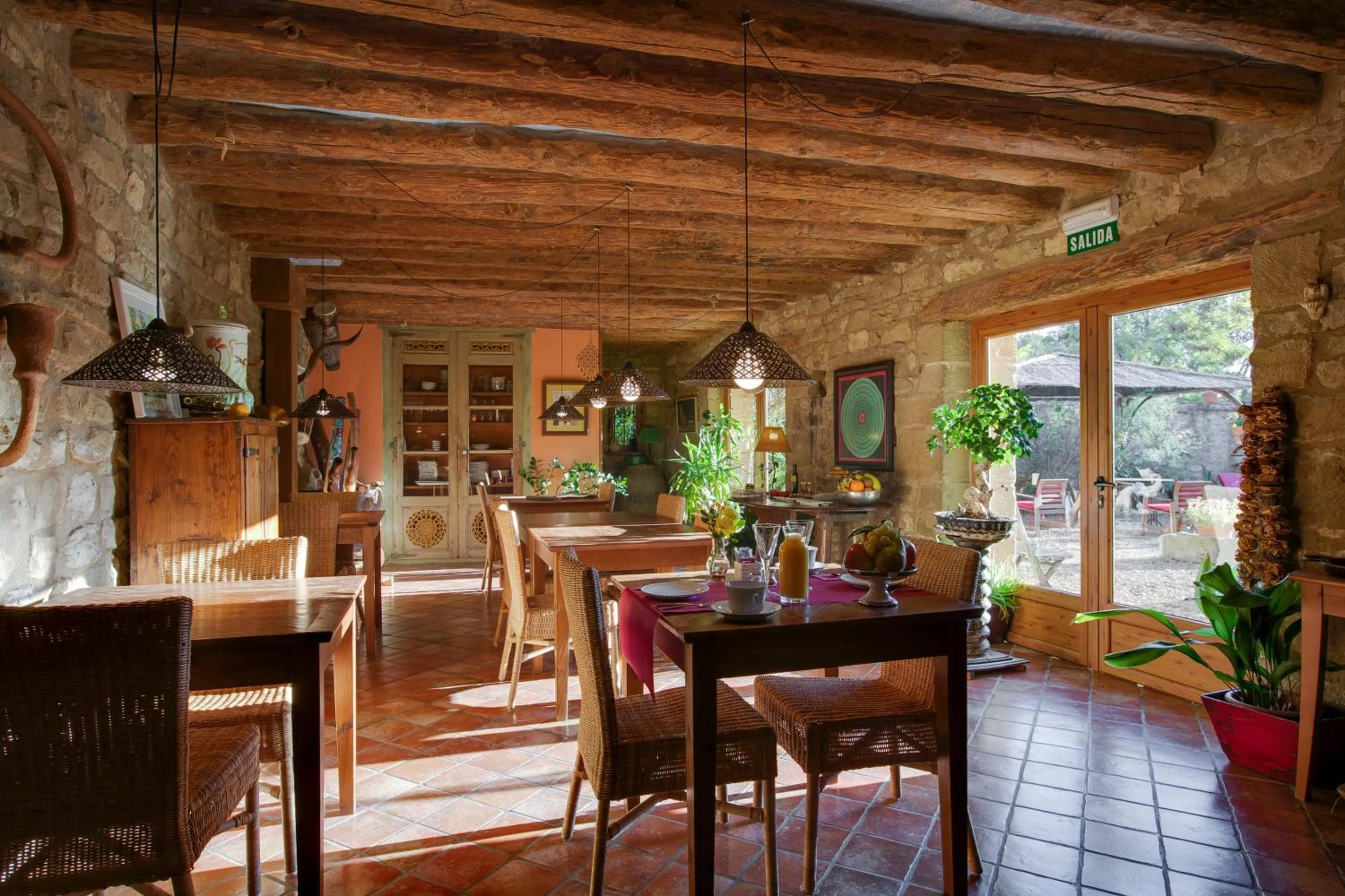 Restaurant/places to eat in El Corral De Concilio