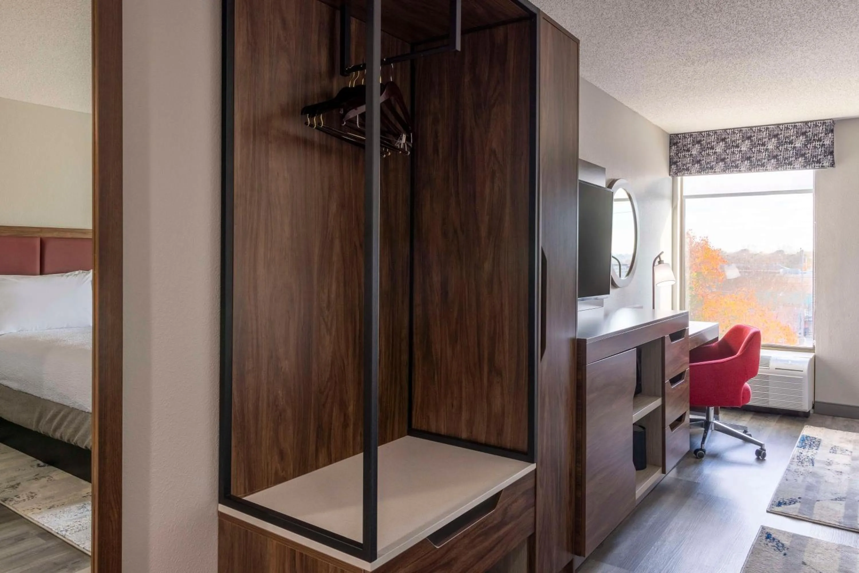 Photo of the whole room, Bed in Hampton Inn Athens