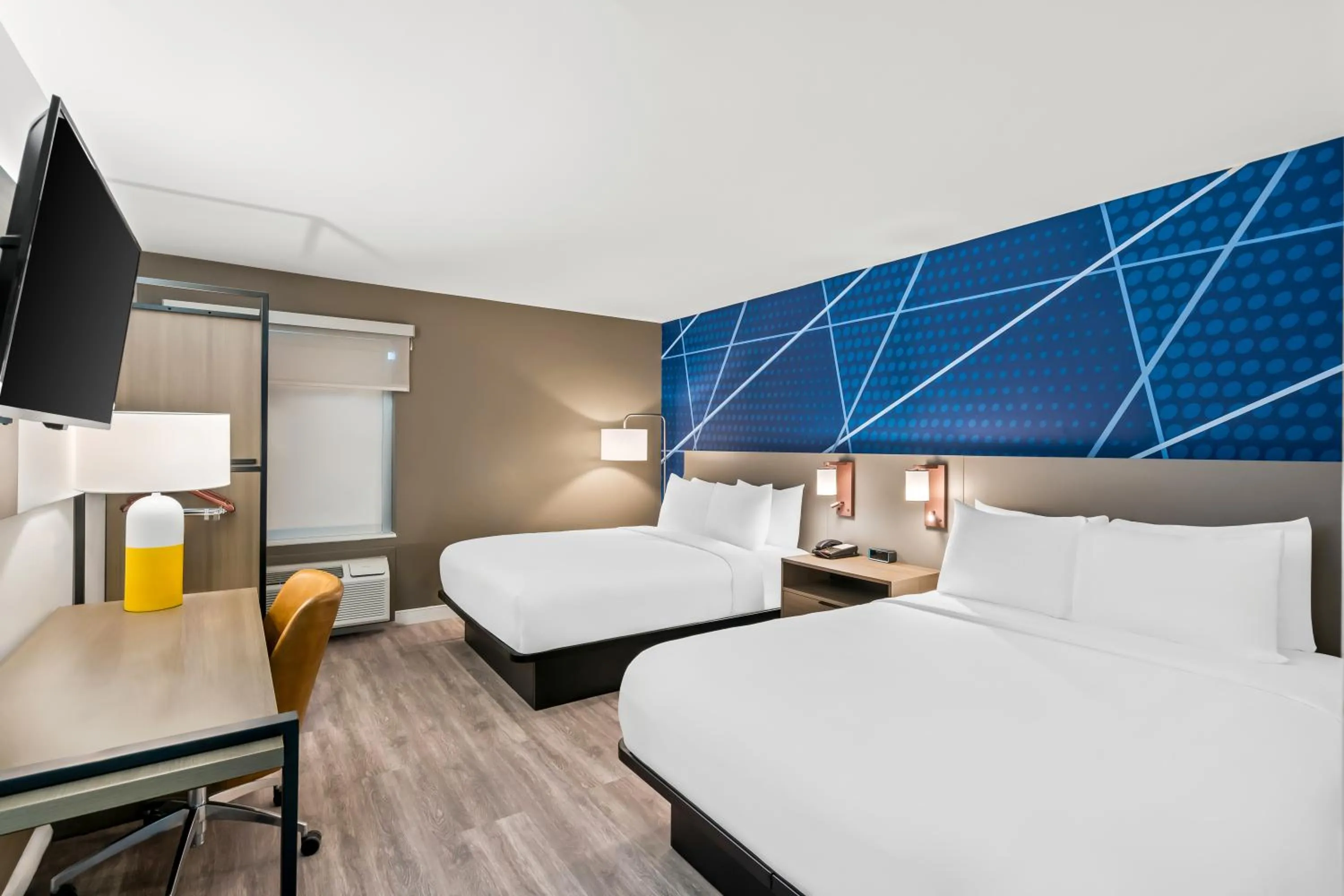 TV and multimedia, Bed in Comfort Inn & Suites Salt Lake City I-80 I-15 Downtown