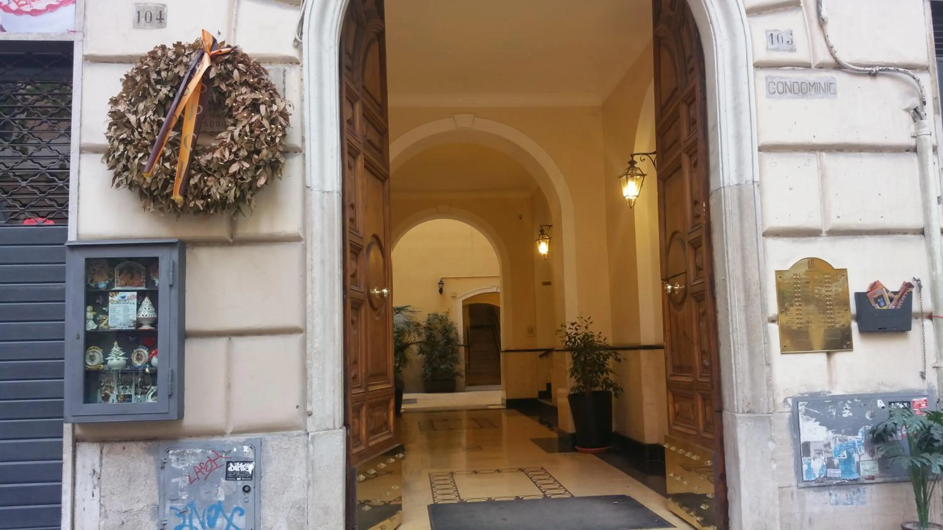 Facade/entrance in Merulana Holidays