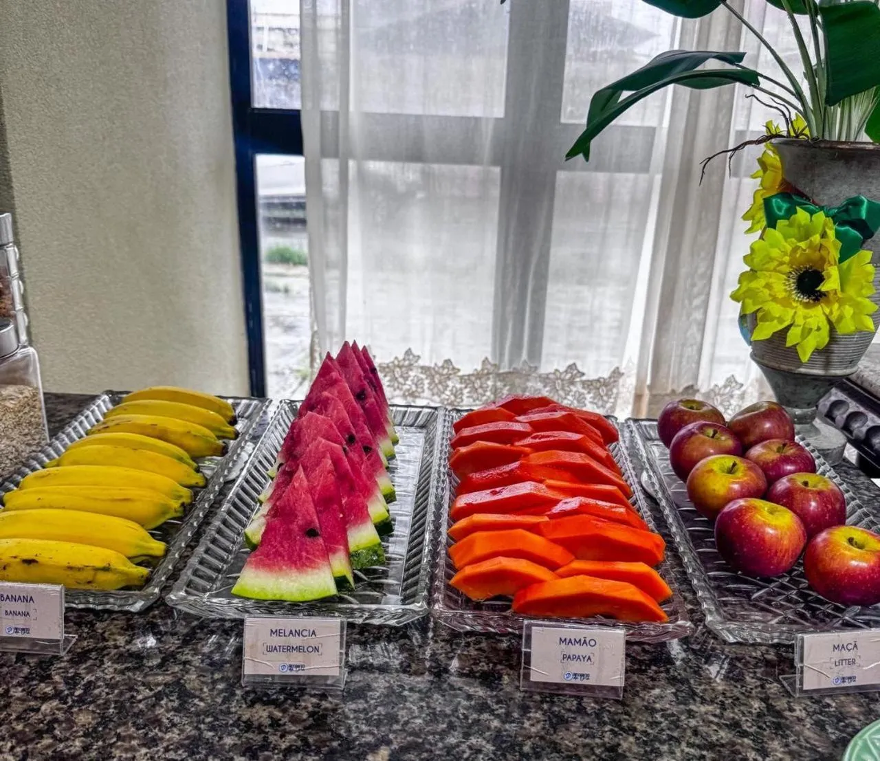 Buffet breakfast in Recanto da Orla