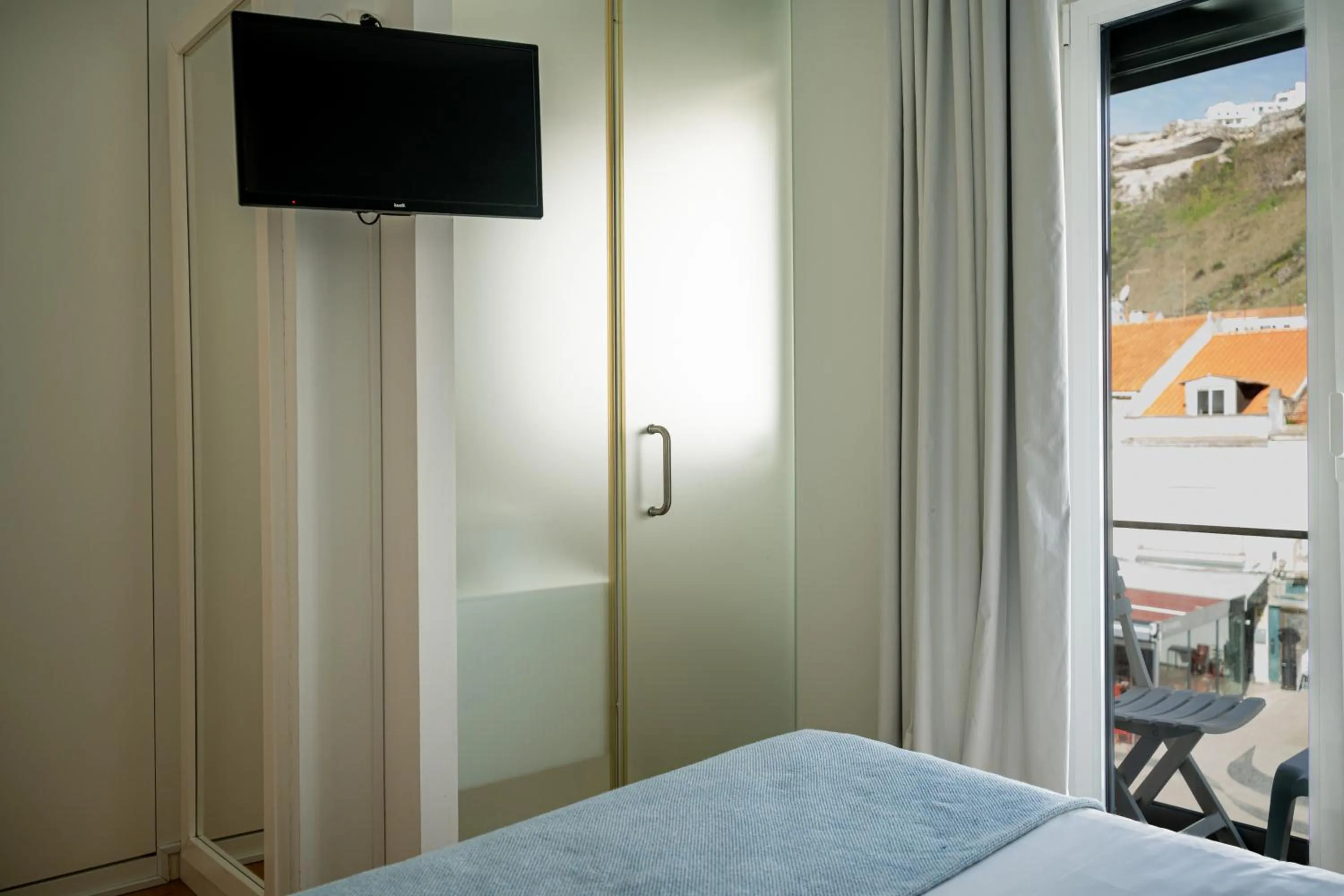 Bed in By the Sea - Nazaré