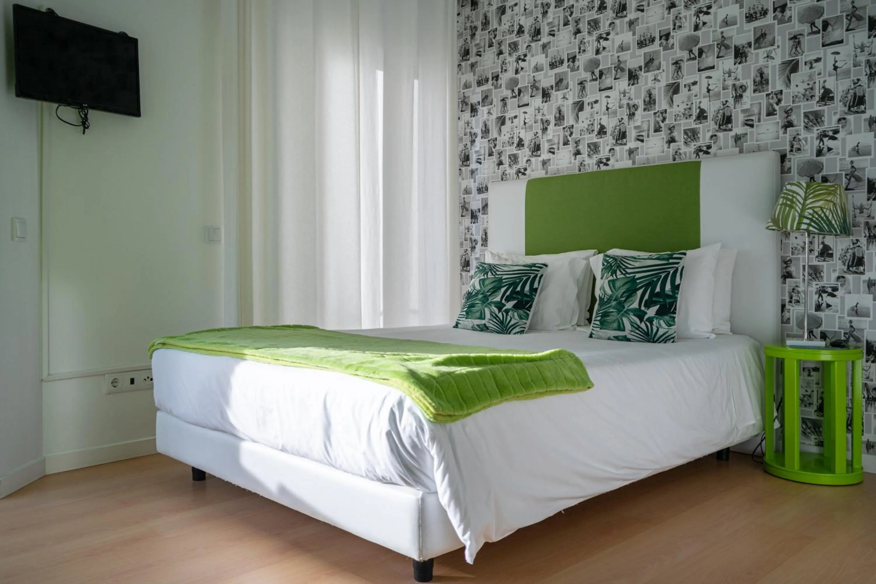 Bedroom, Bed in By the Sea - Nazaré