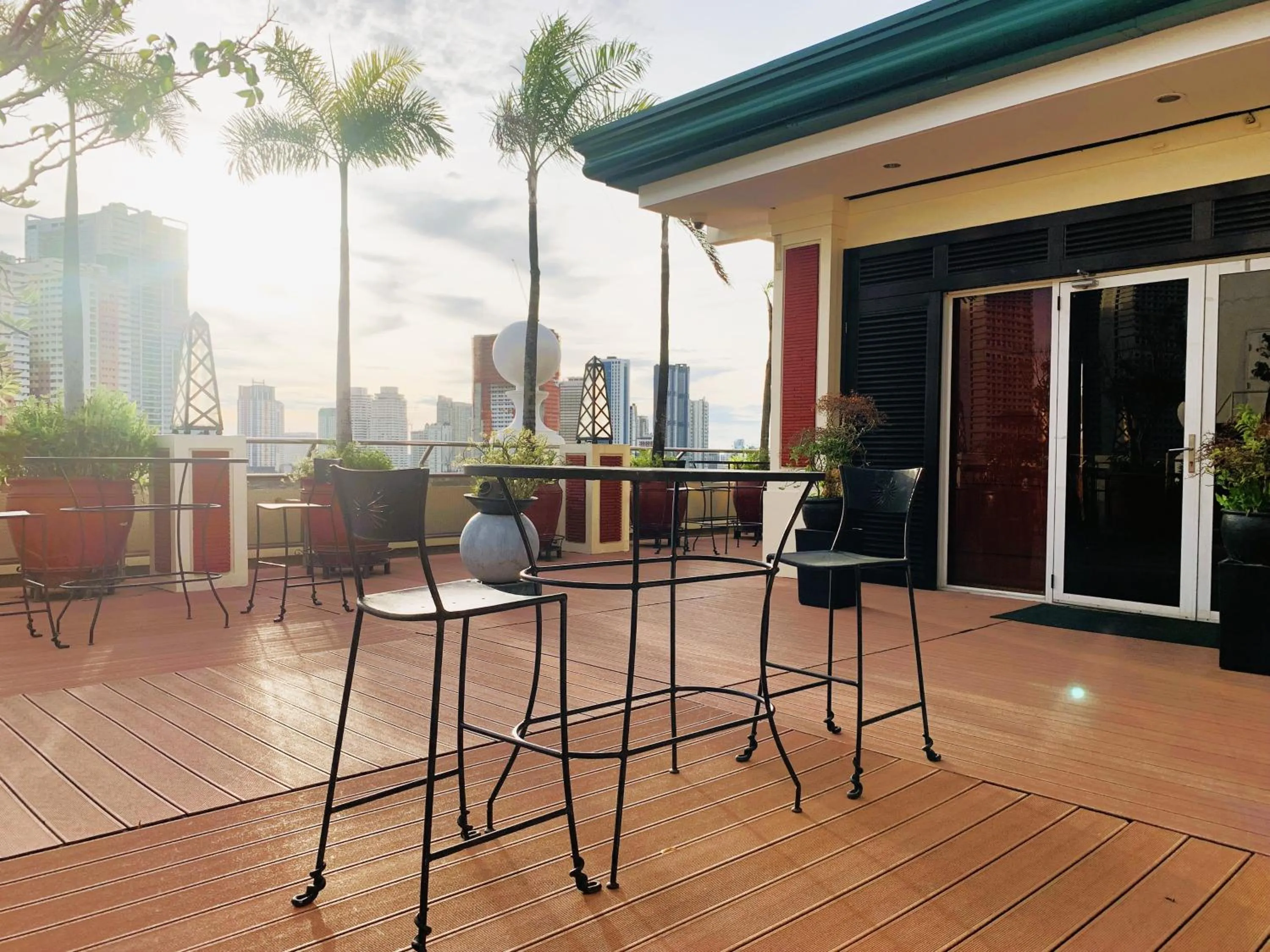 Restaurant/places to eat in Hotel Benilde Maison De La Salle