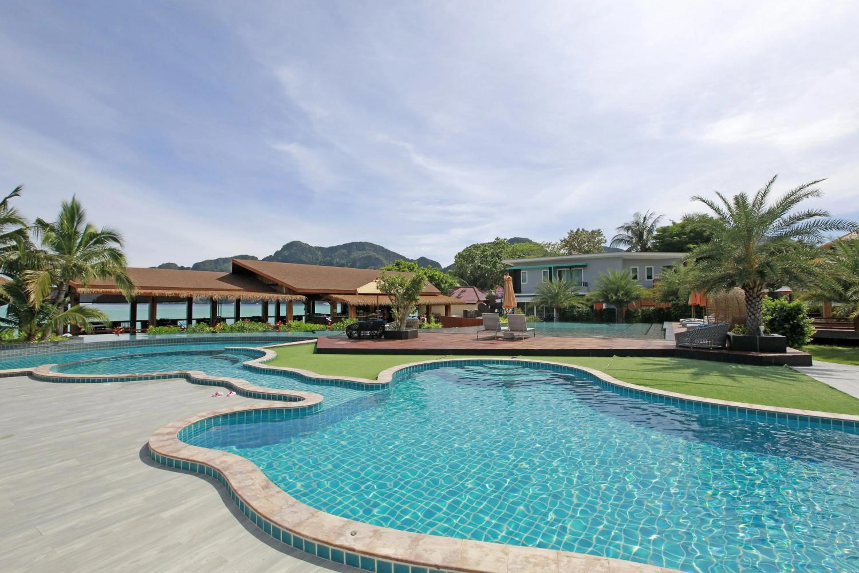 Swimming pool in Phi Phi Andaman Beach Resort
