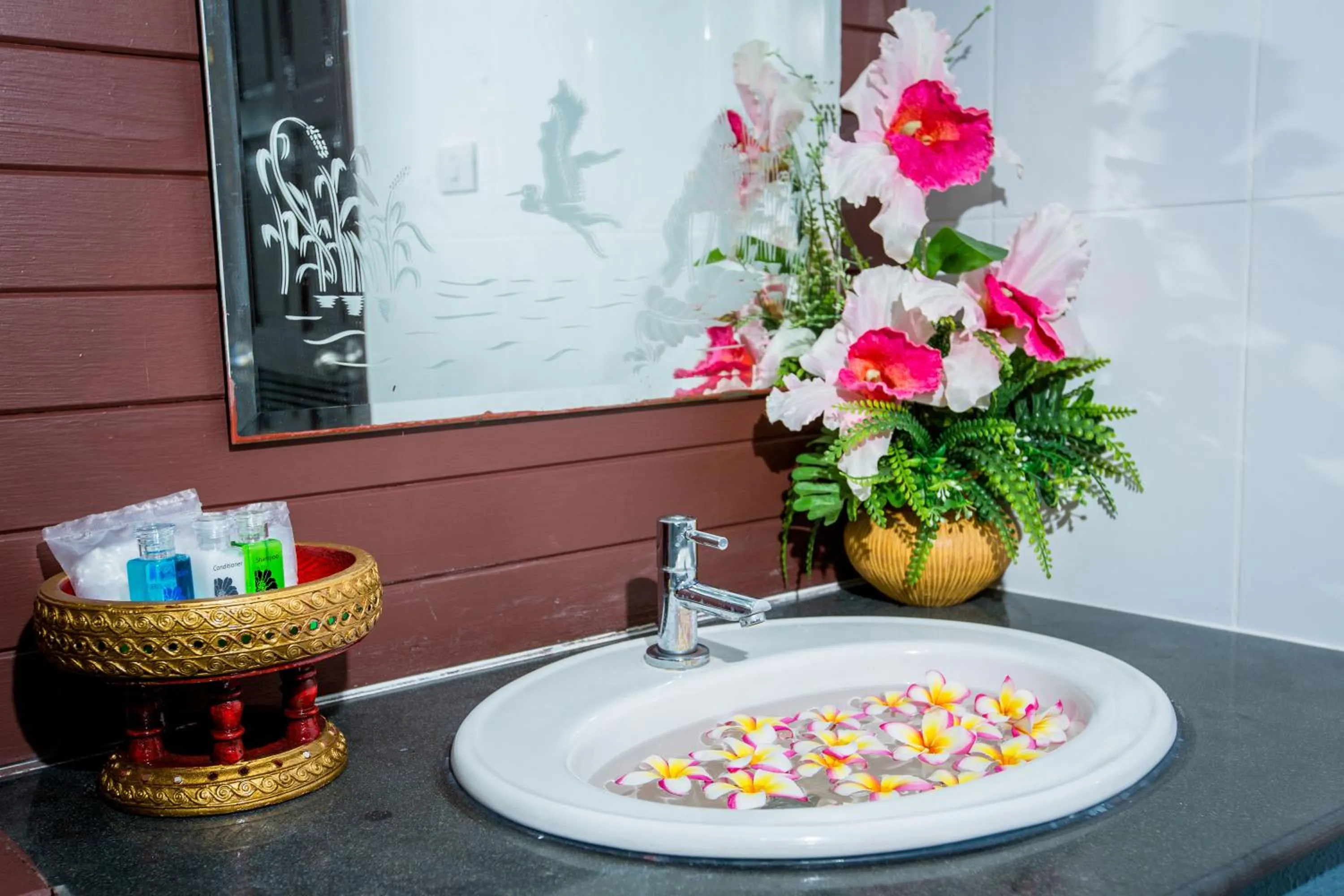 Toilet in Phi Phi Andaman Beach Resort