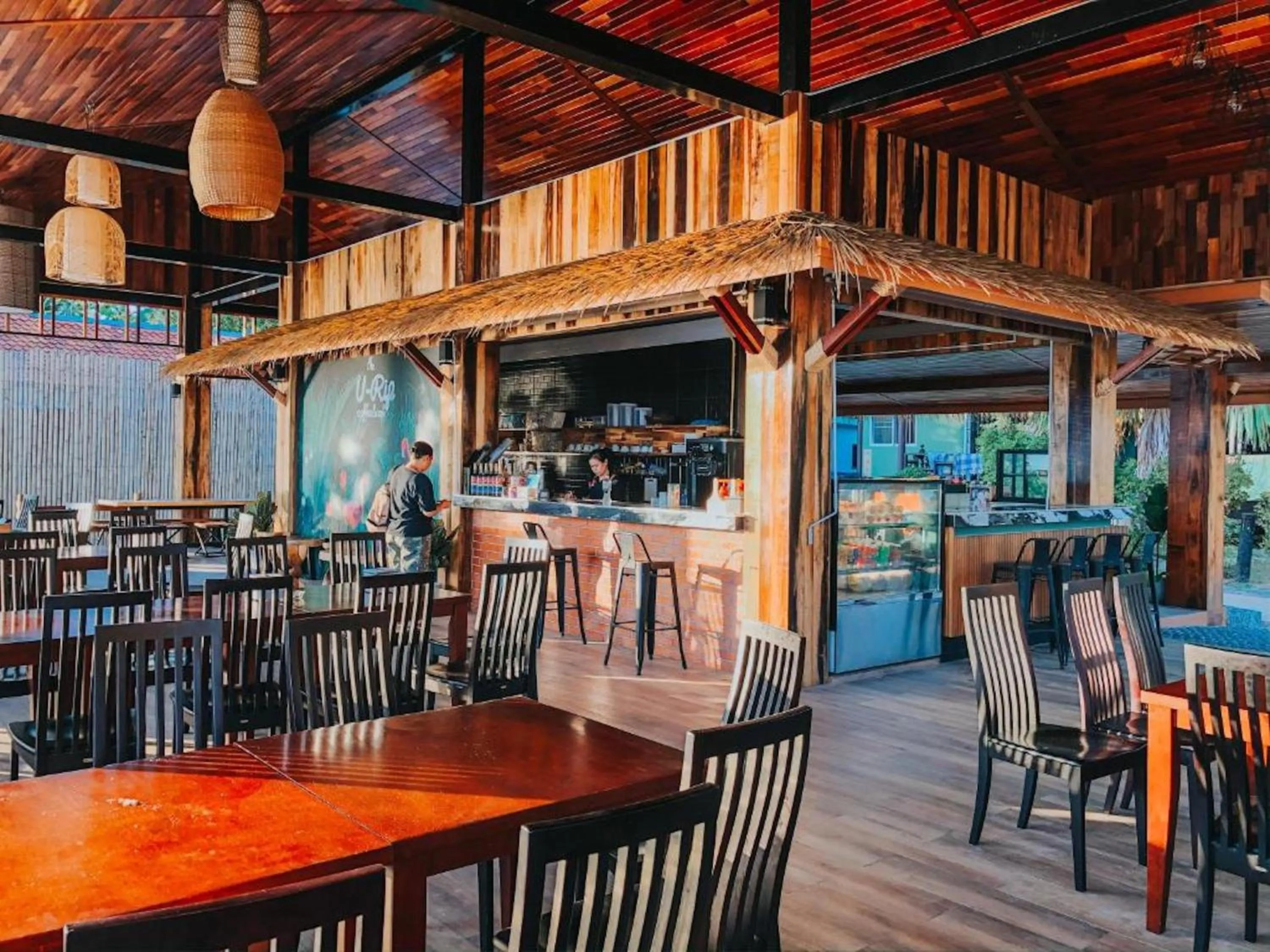 Restaurant/places to eat in Phi Phi Andaman Beach Resort