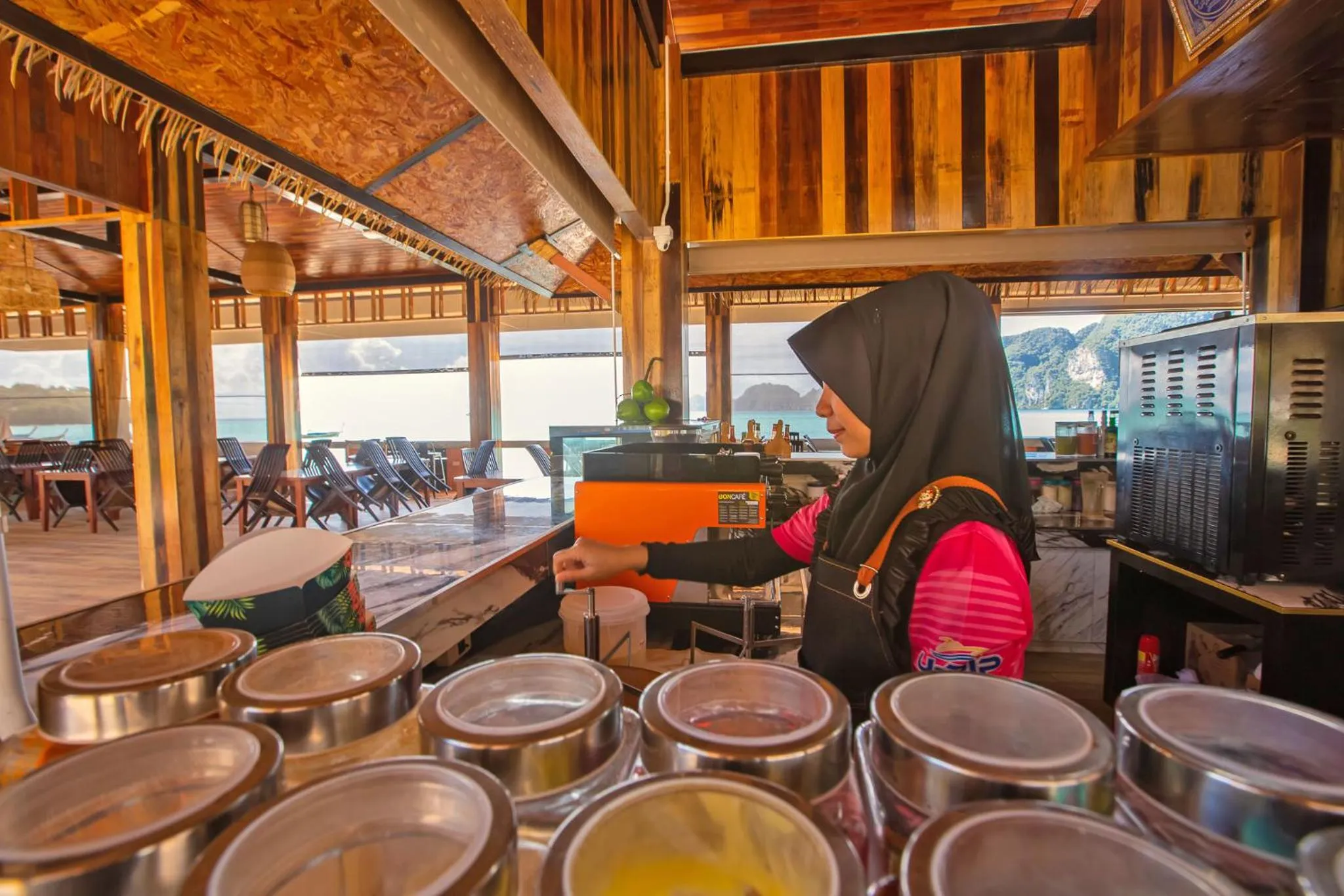 Restaurant/places to eat in Phi Phi Andaman Beach Resort