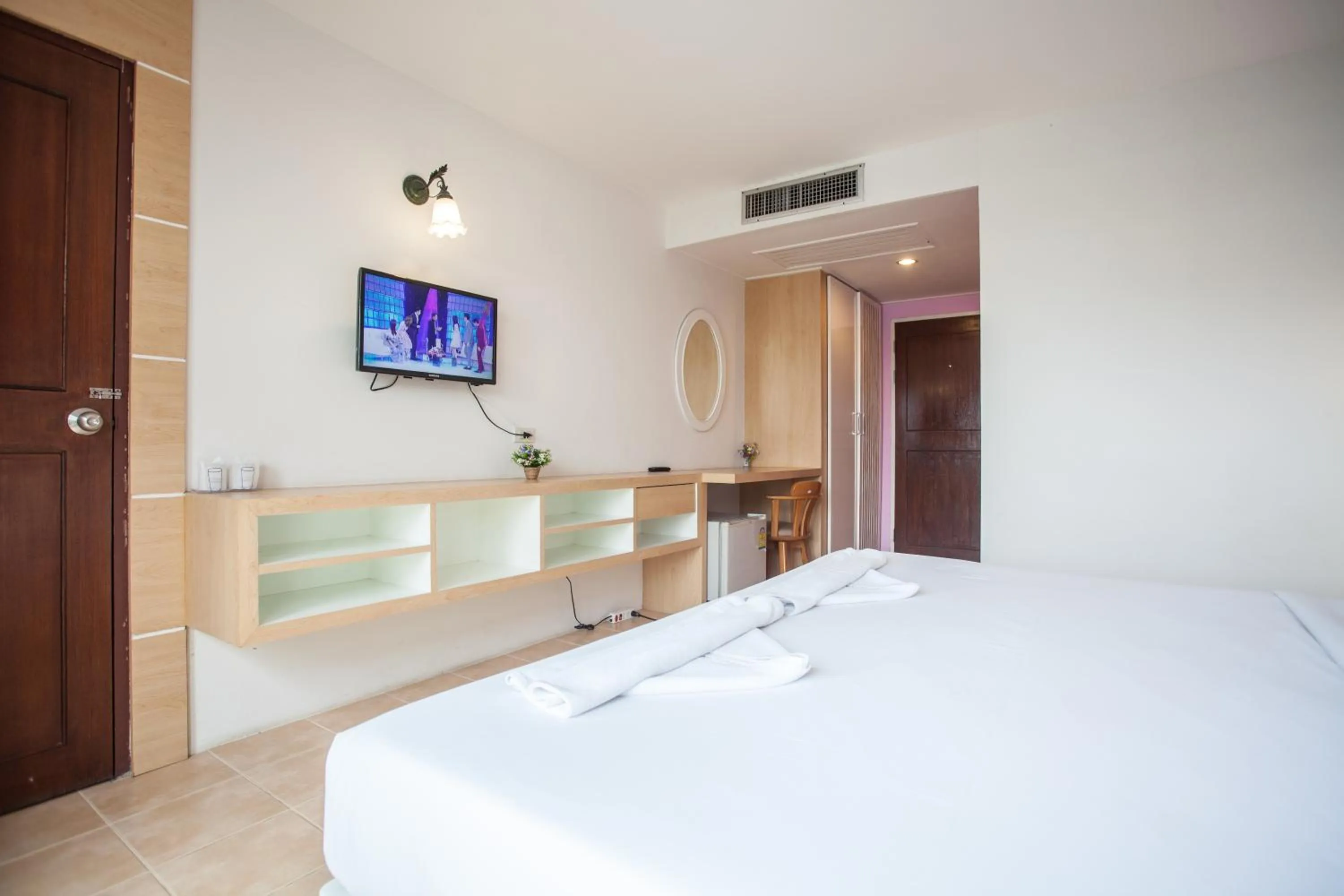 Photo of the whole room in The Greenery Hotel