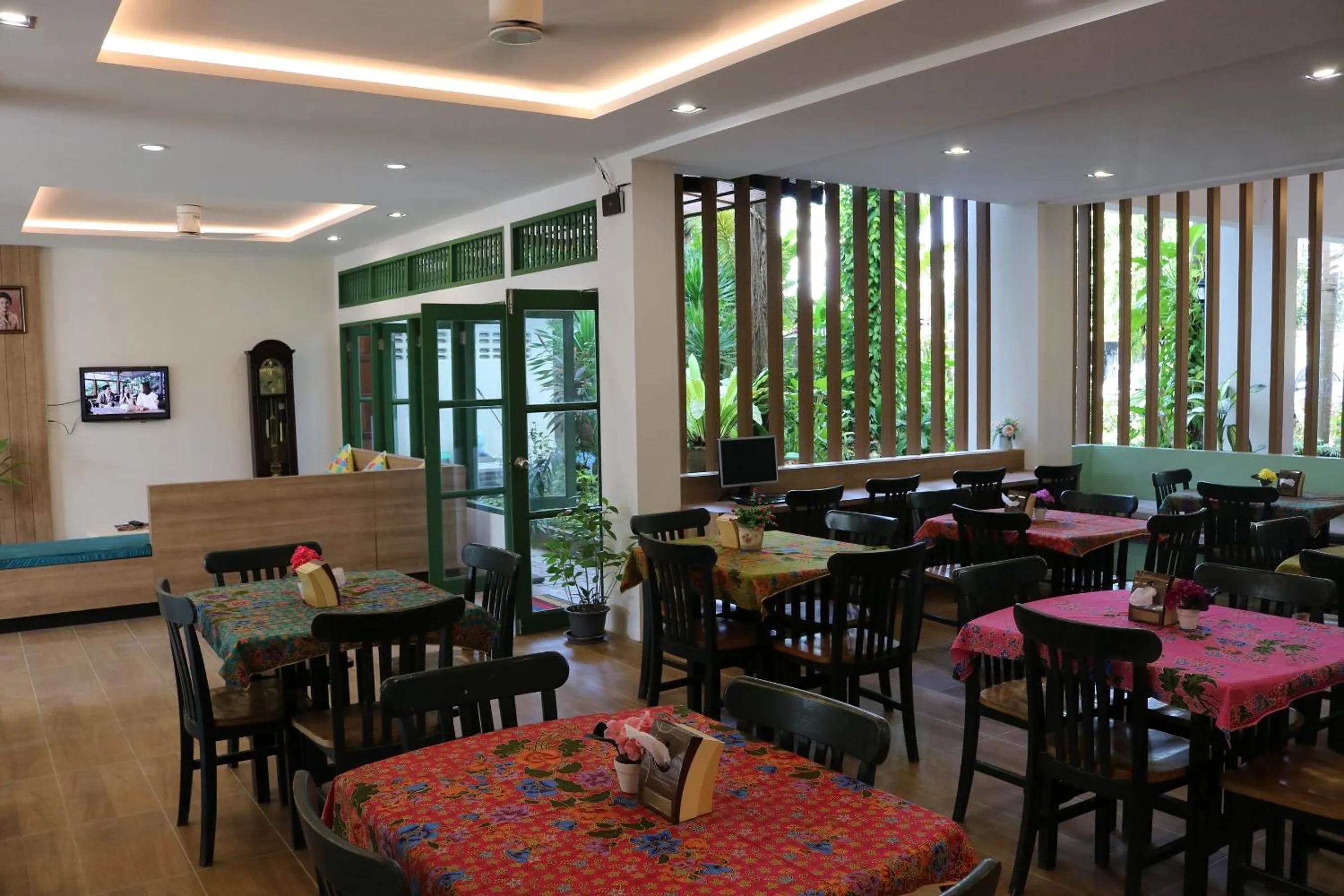 Lounge or bar in The Greenery Hotel