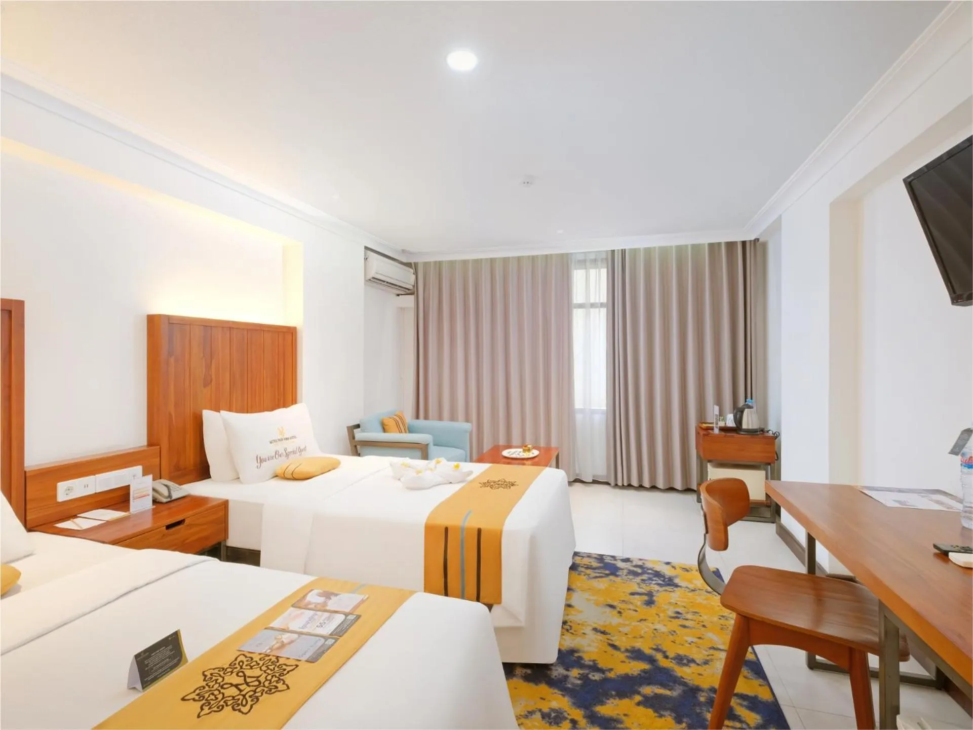View (from property/room), Bed in Metro Park View Hotel Kota Lama Semarang
