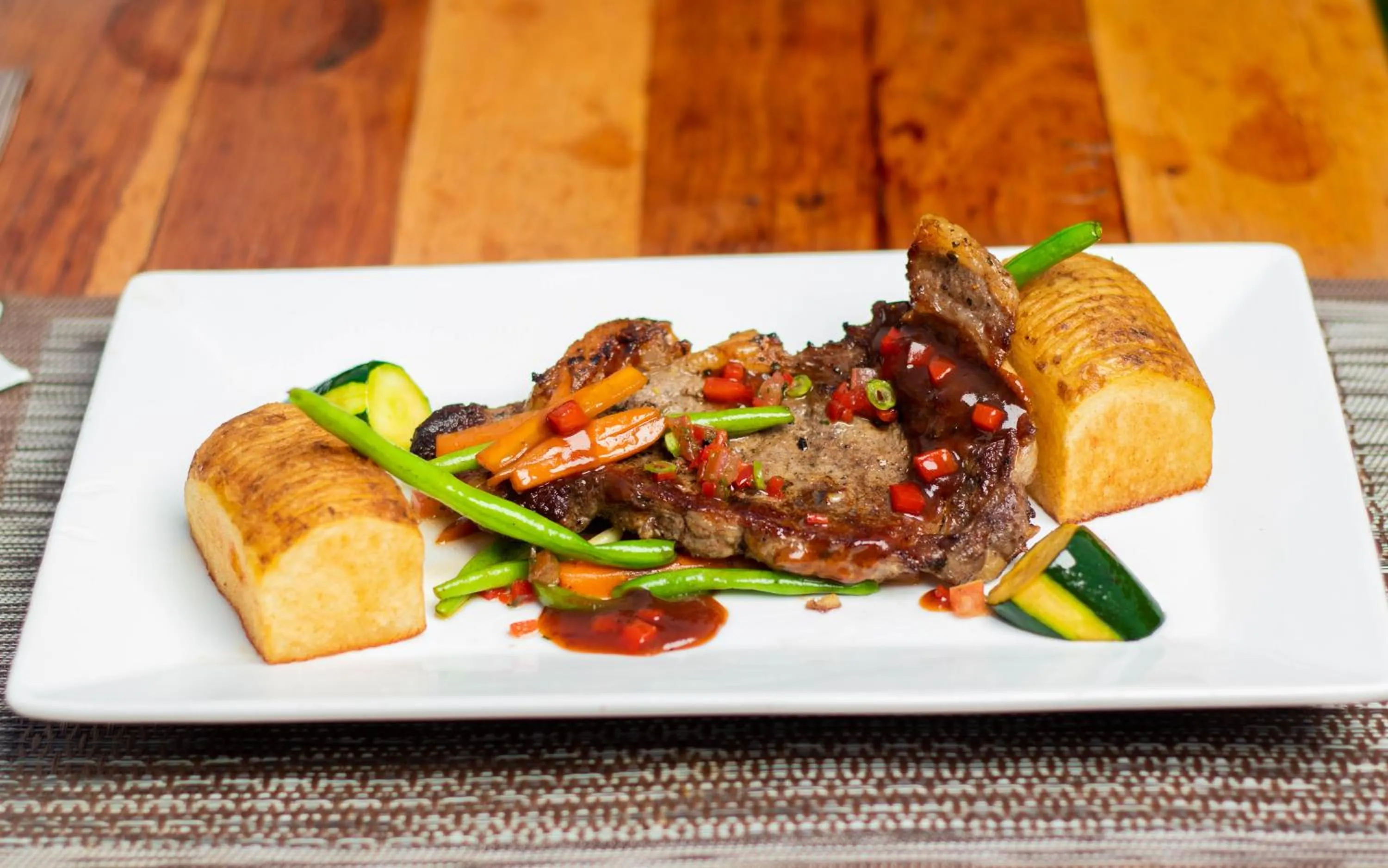 Dinner in Dzimbahwe Guest Lodge