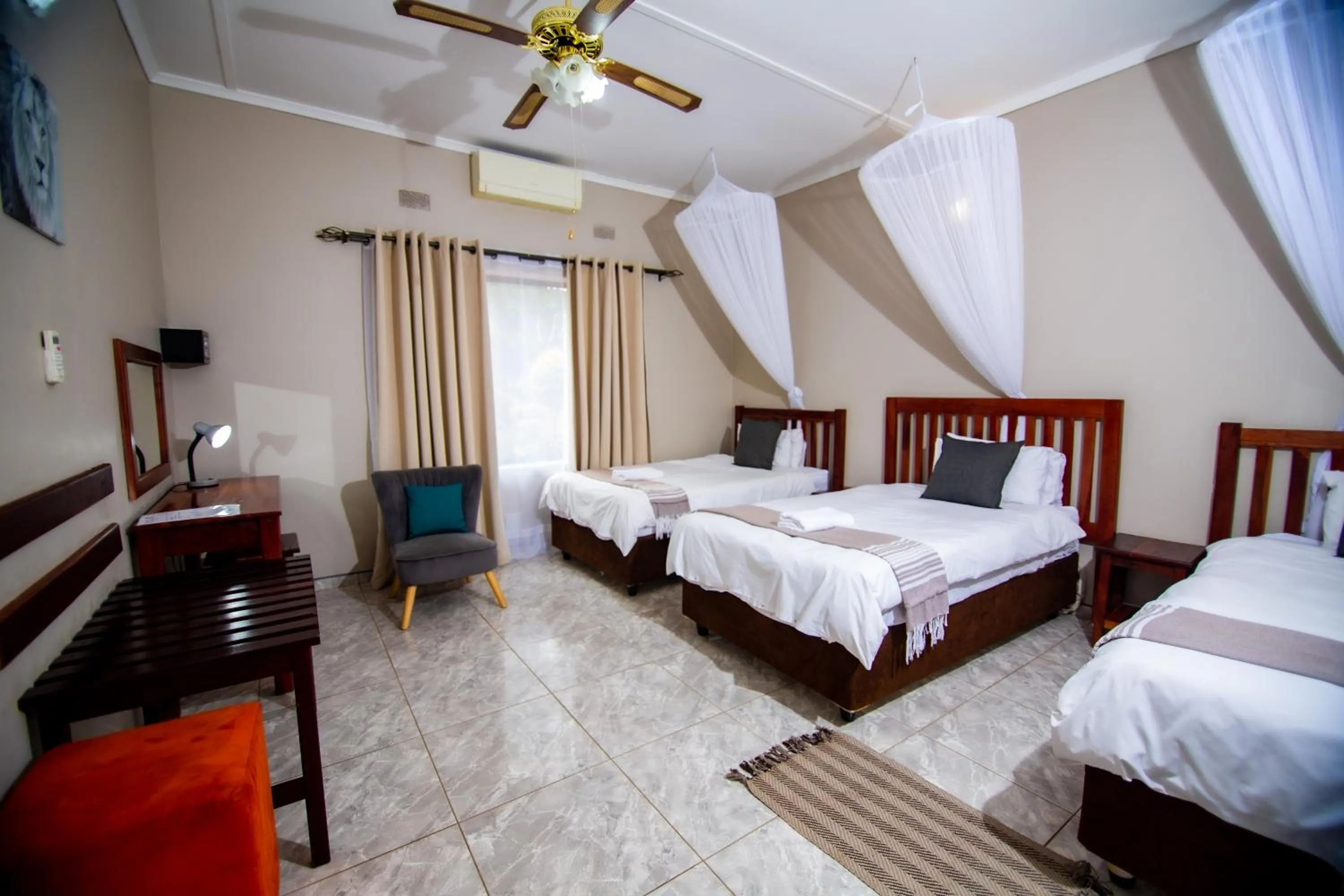 Photo of the whole room, Bed in Dzimbahwe Guest Lodge