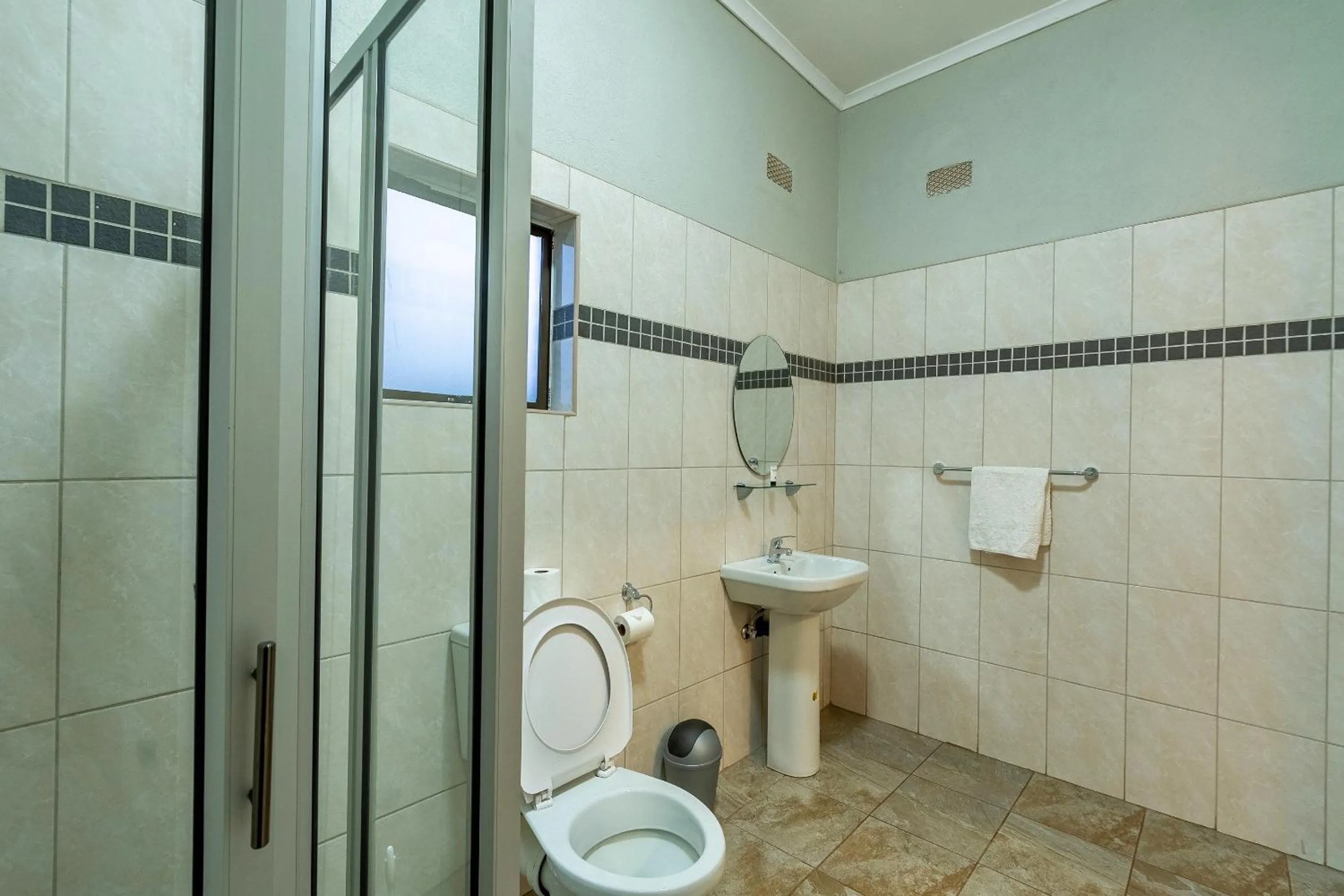 Shower in Dzimbahwe Guest Lodge