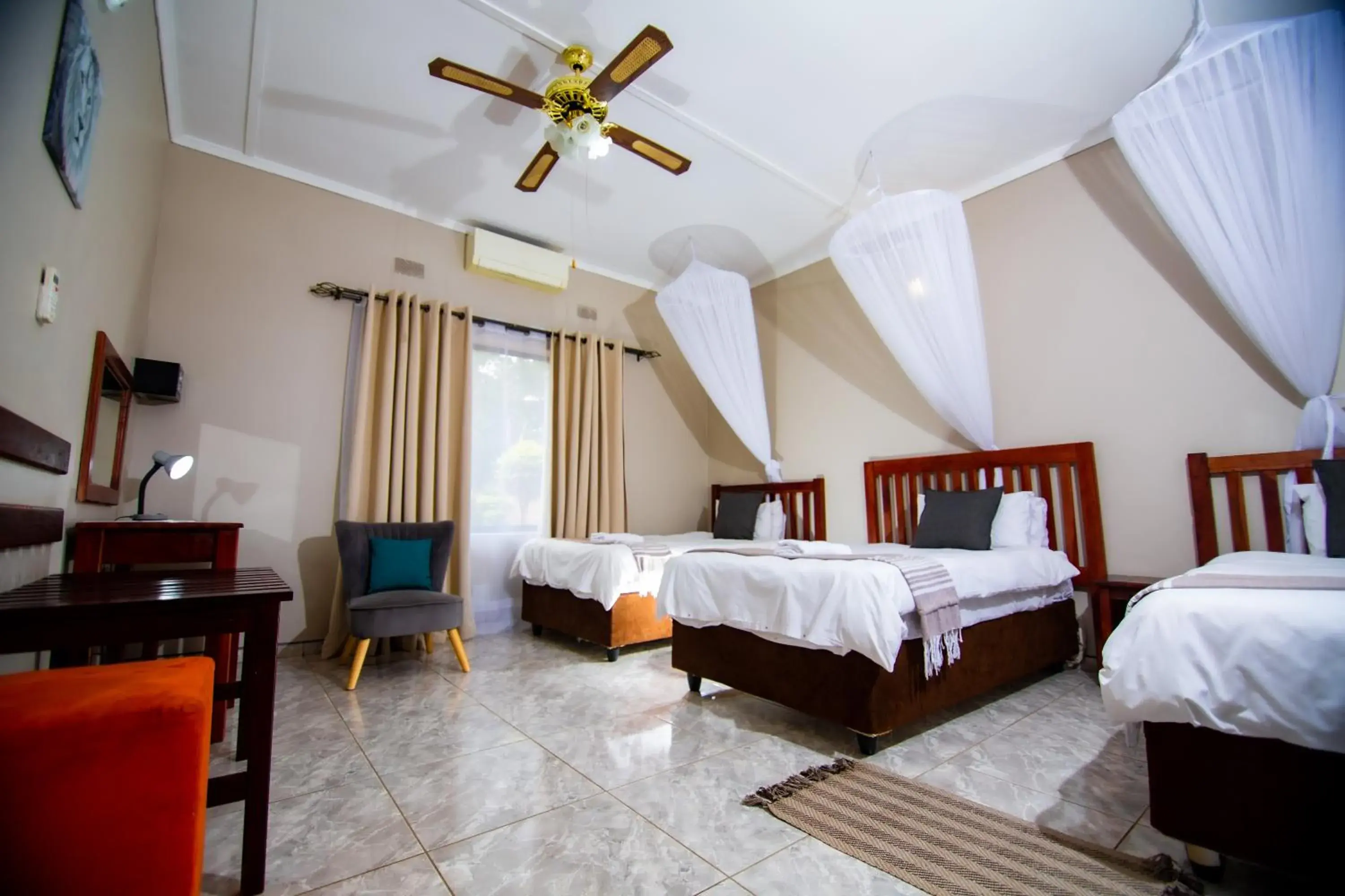 Deluxe Apartment in Dzimbahwe Guest Lodge Deluxe Apartment in Dzimbahwe Guest Lodge