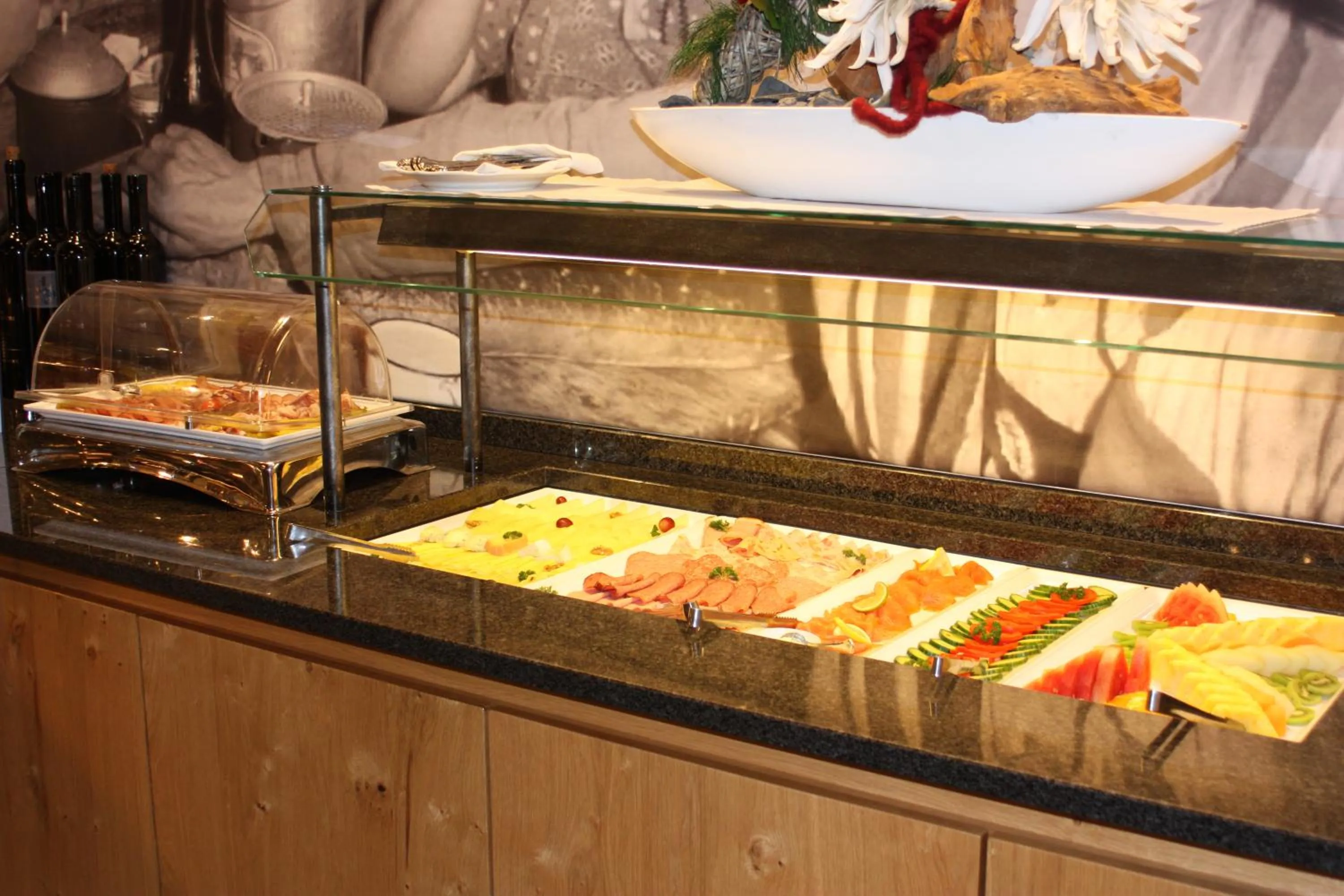 Buffet breakfast in Hotel Piz Buin