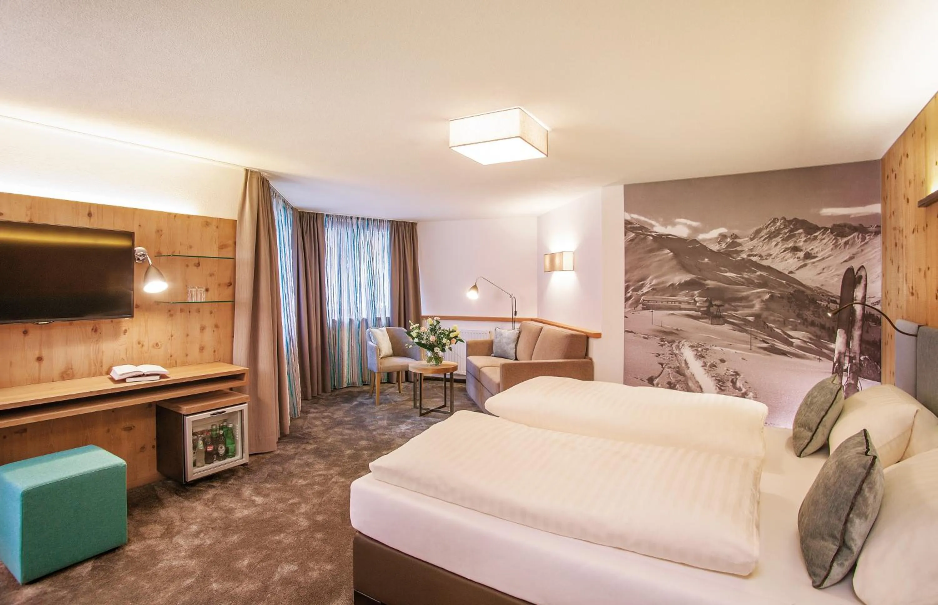 Bedroom, Bed in Hotel Piz Buin