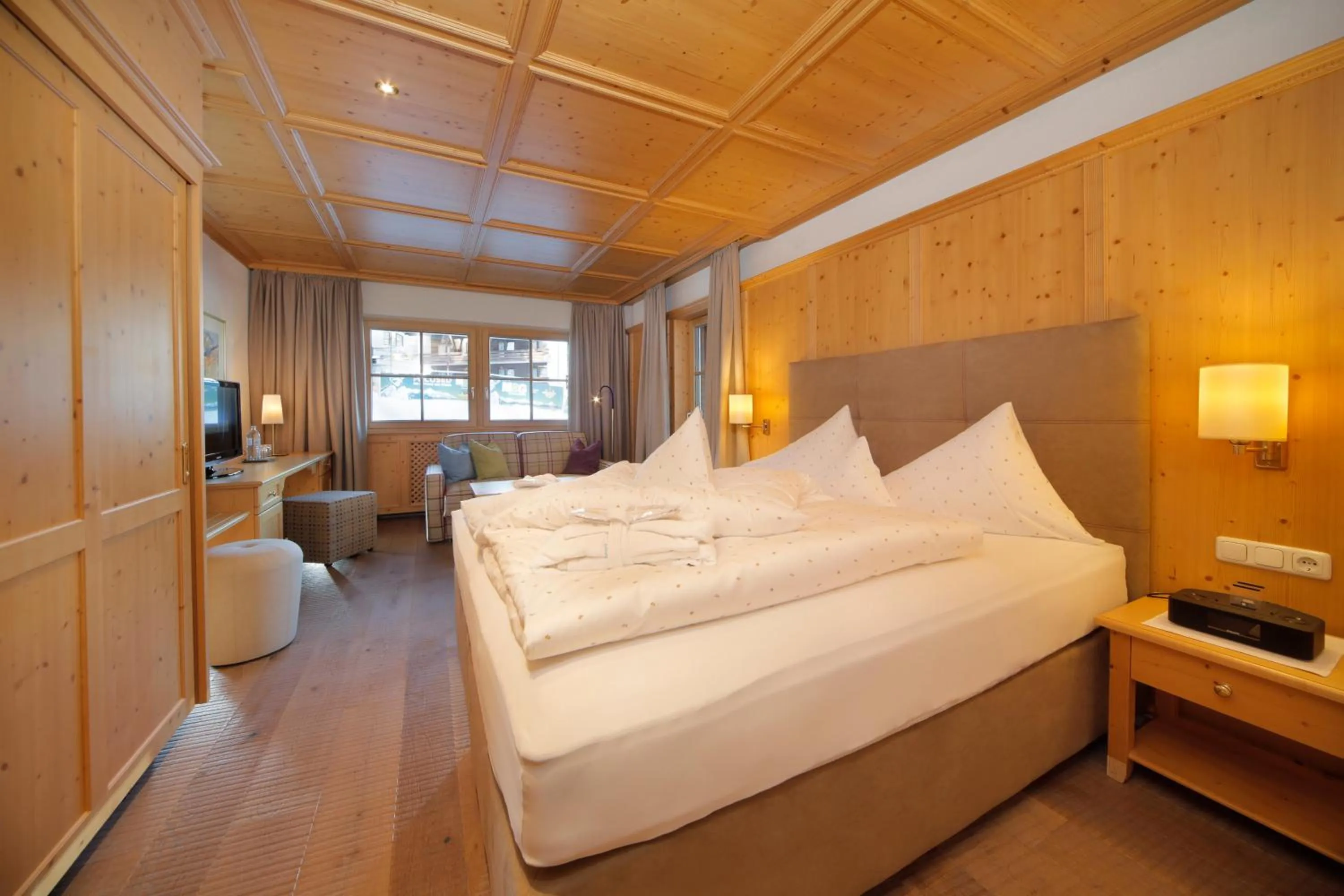 Restaurant/places to eat, Bed in Hotel Petersboden