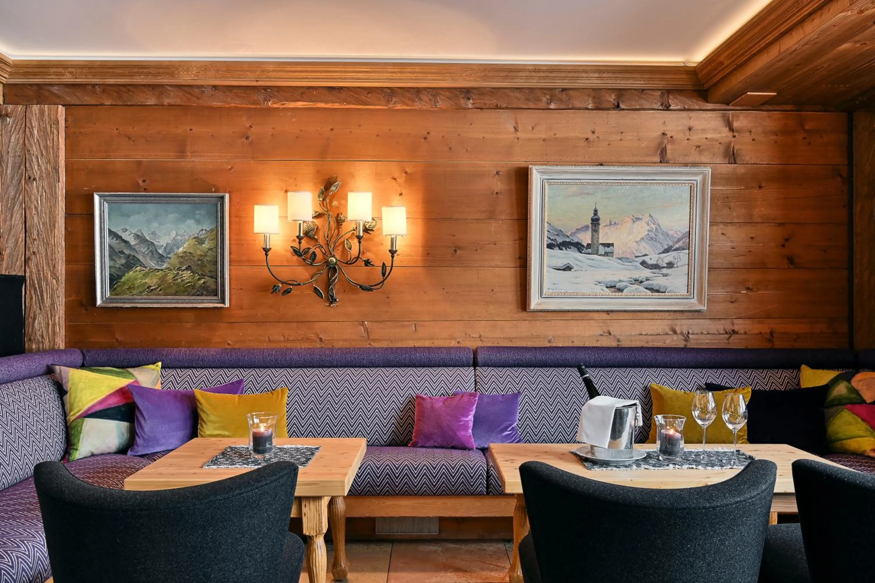 Communal lounge/ TV room in Hotel Petersboden