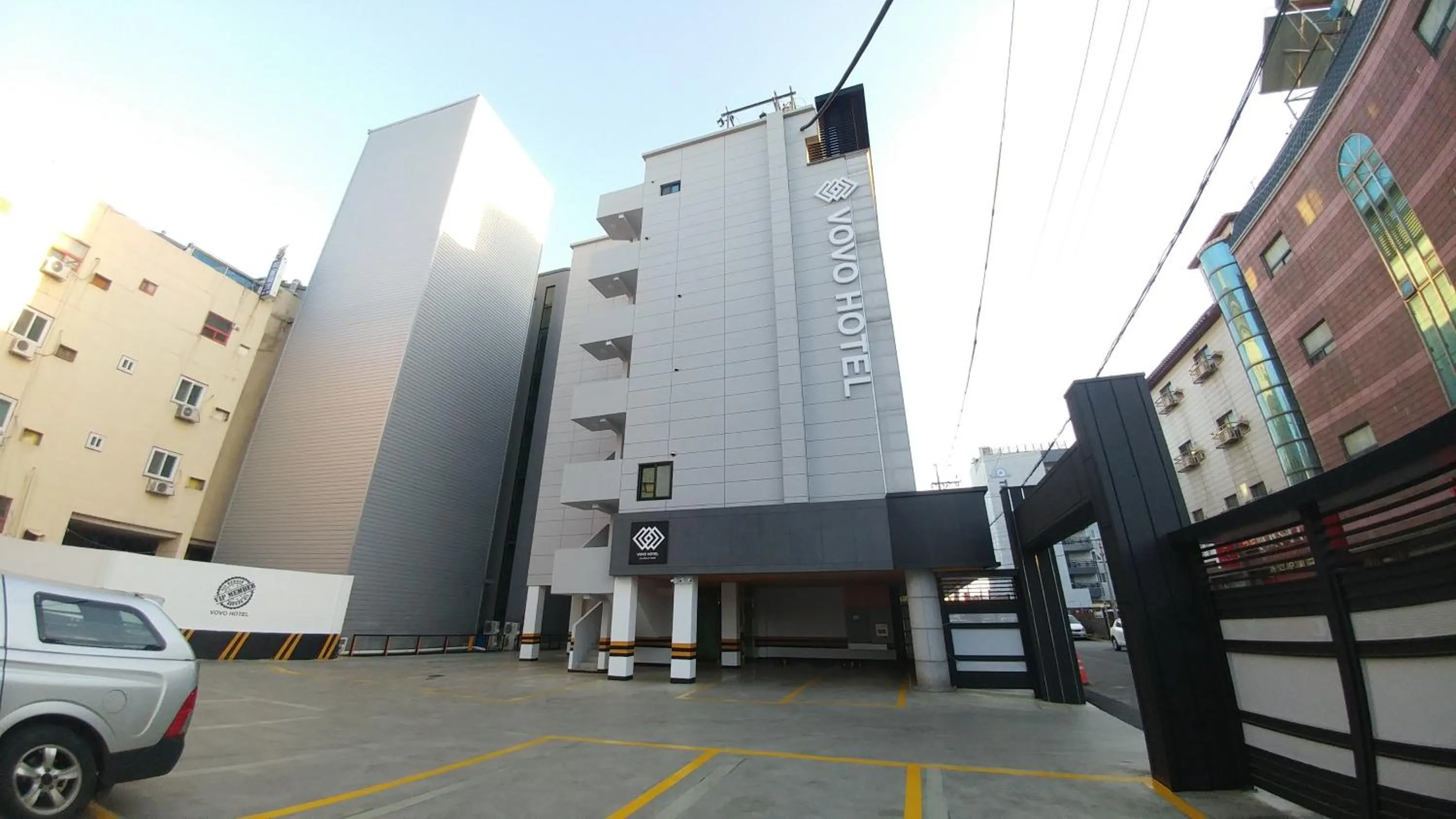 Property building in Vovo Hotel