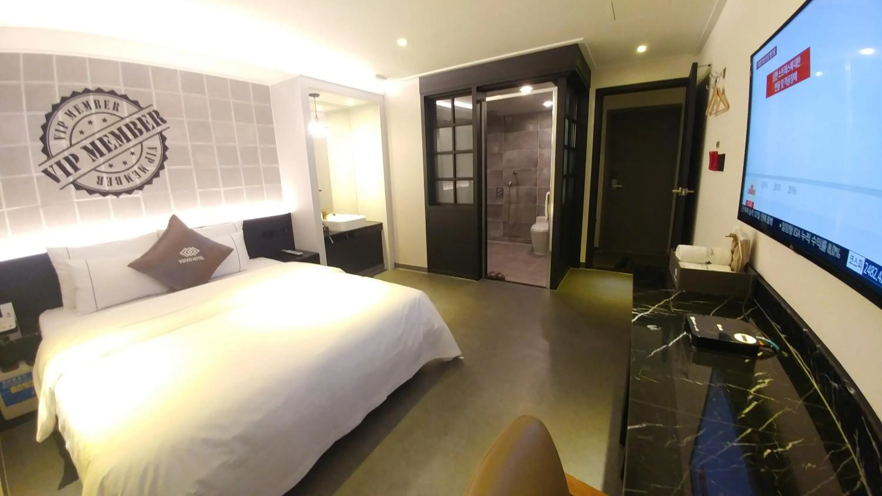 Breakfast, Bed in Vovo Hotel