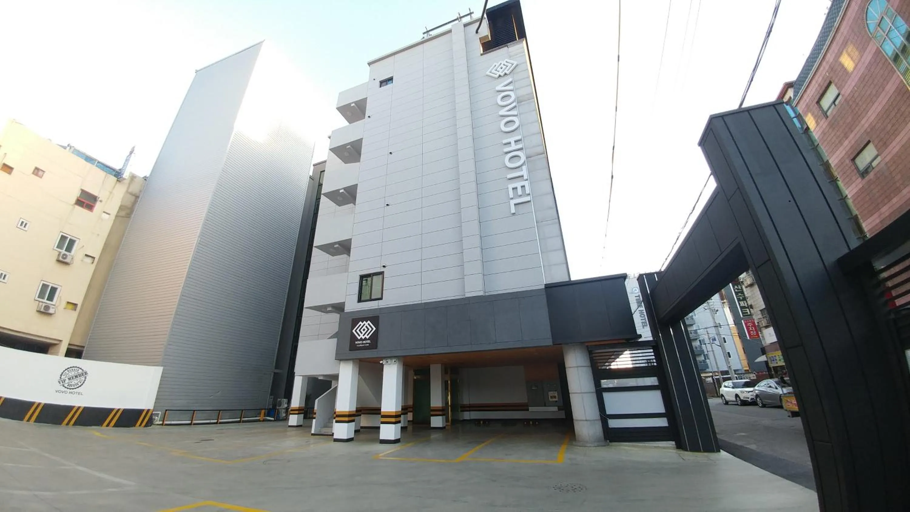 Property building in Vovo Hotel