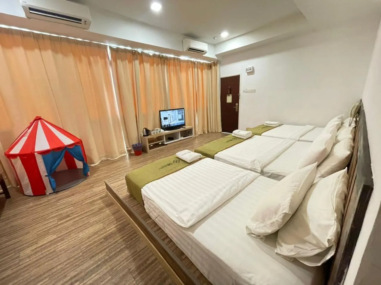 Bed in S8 Boutique Hotel near KLIA 1 & KLIA 2