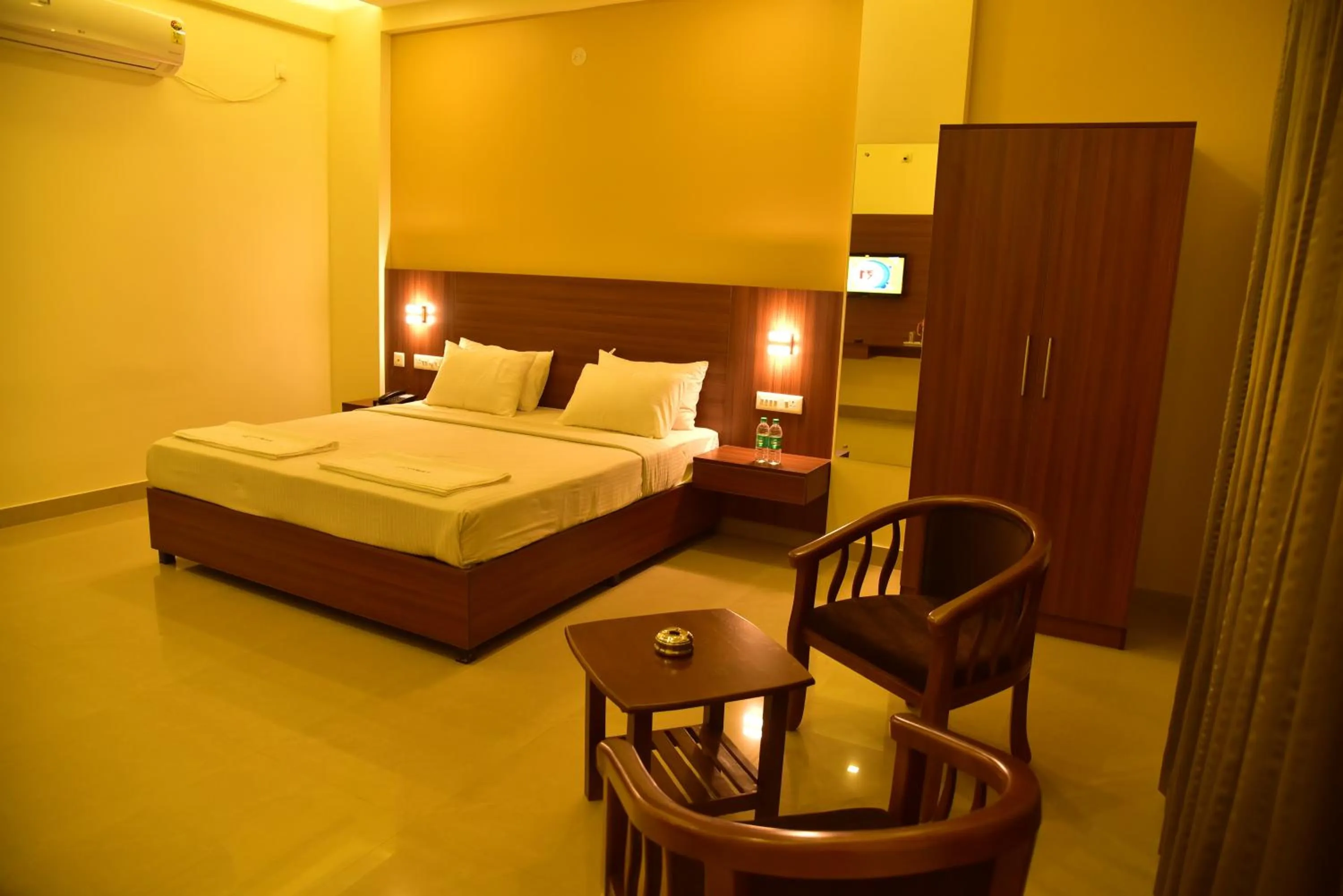 Bedroom, Bed in Hotel Citywalk Residency