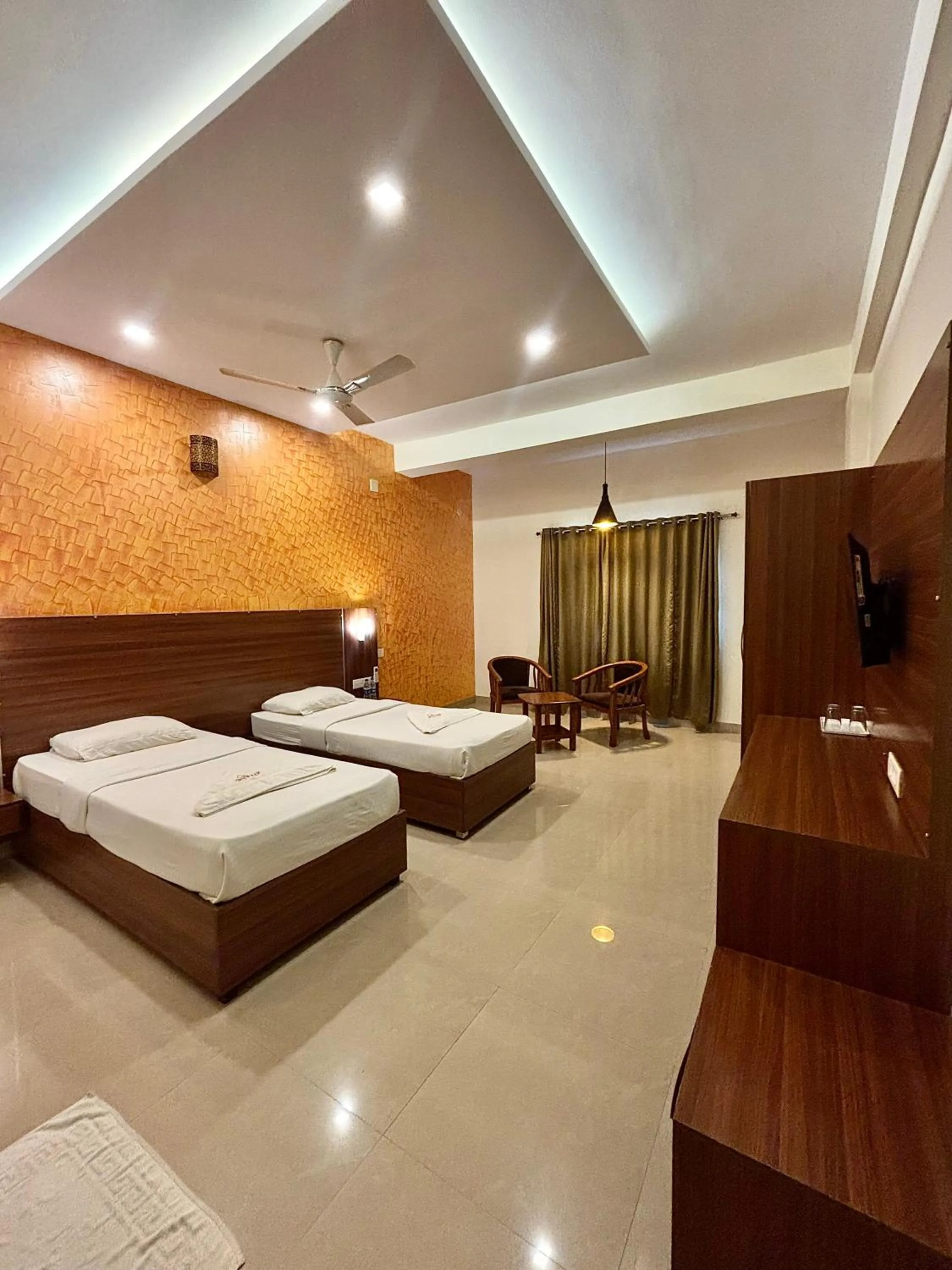 Bed in Hotel Citywalk Residency