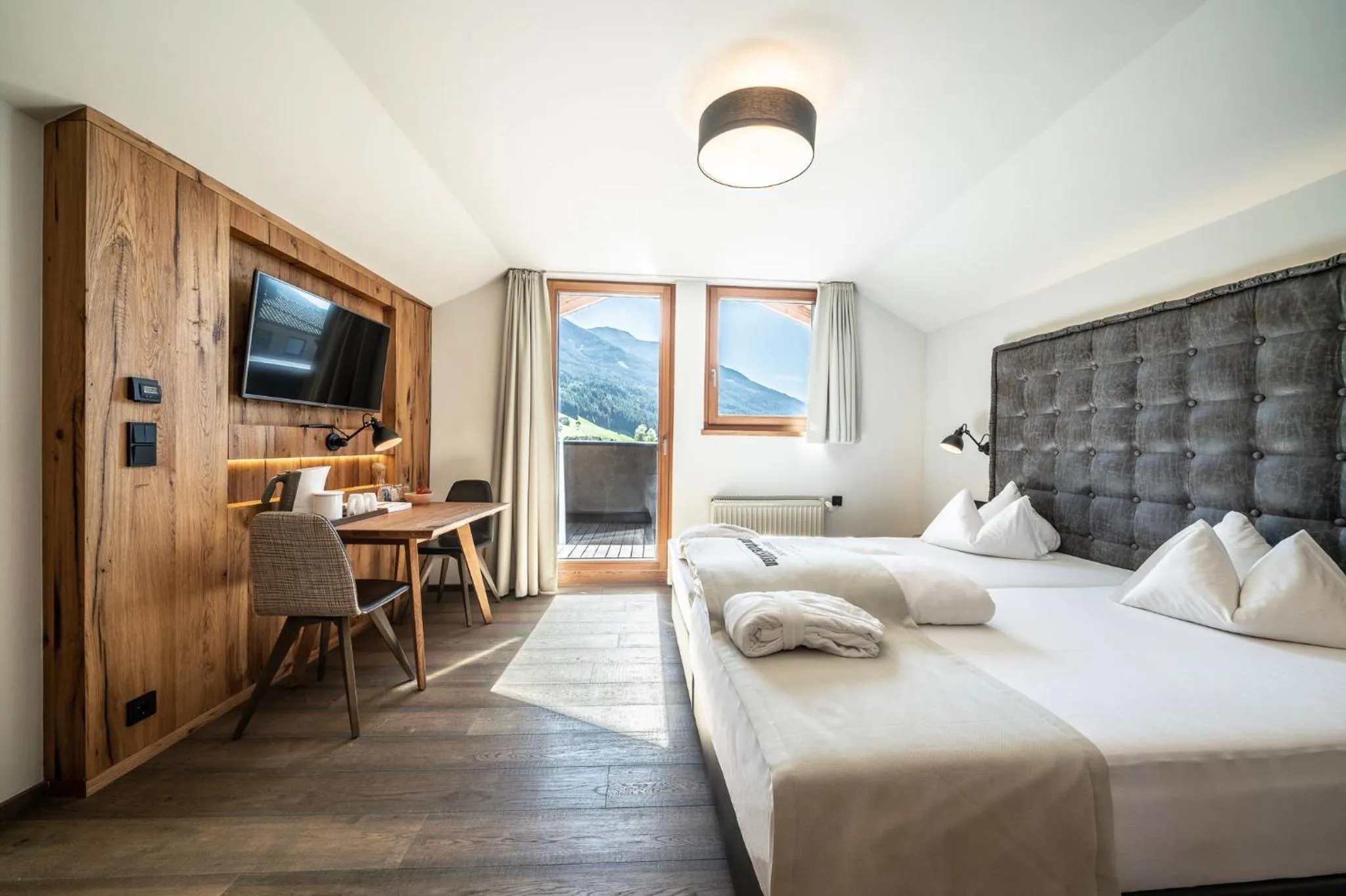 Photo of the whole room, Bed in Dolomiten Residenz - Sporthotel Sillian