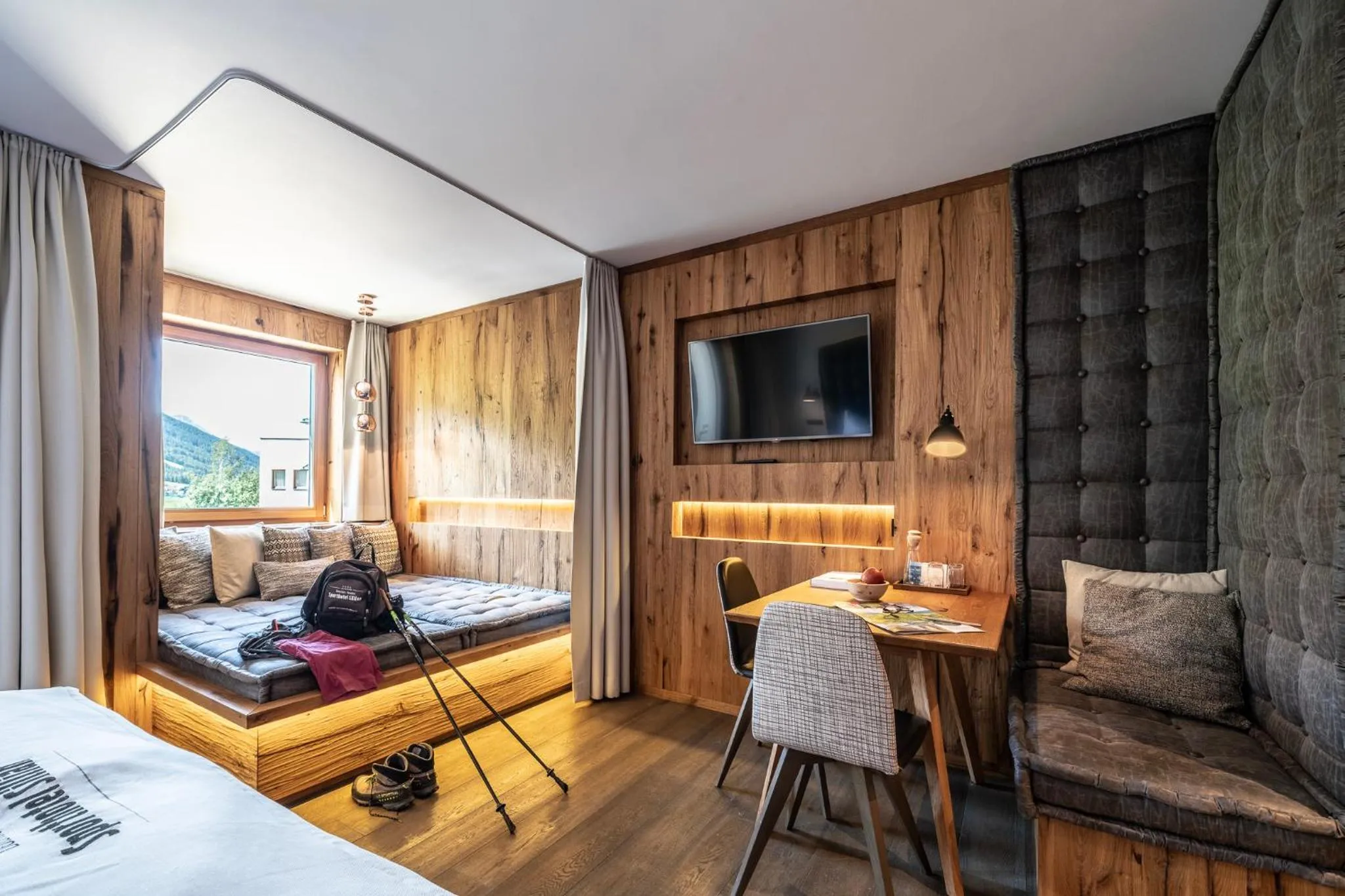 Seating area, Bed in Dolomiten Residenz - Sporthotel Sillian