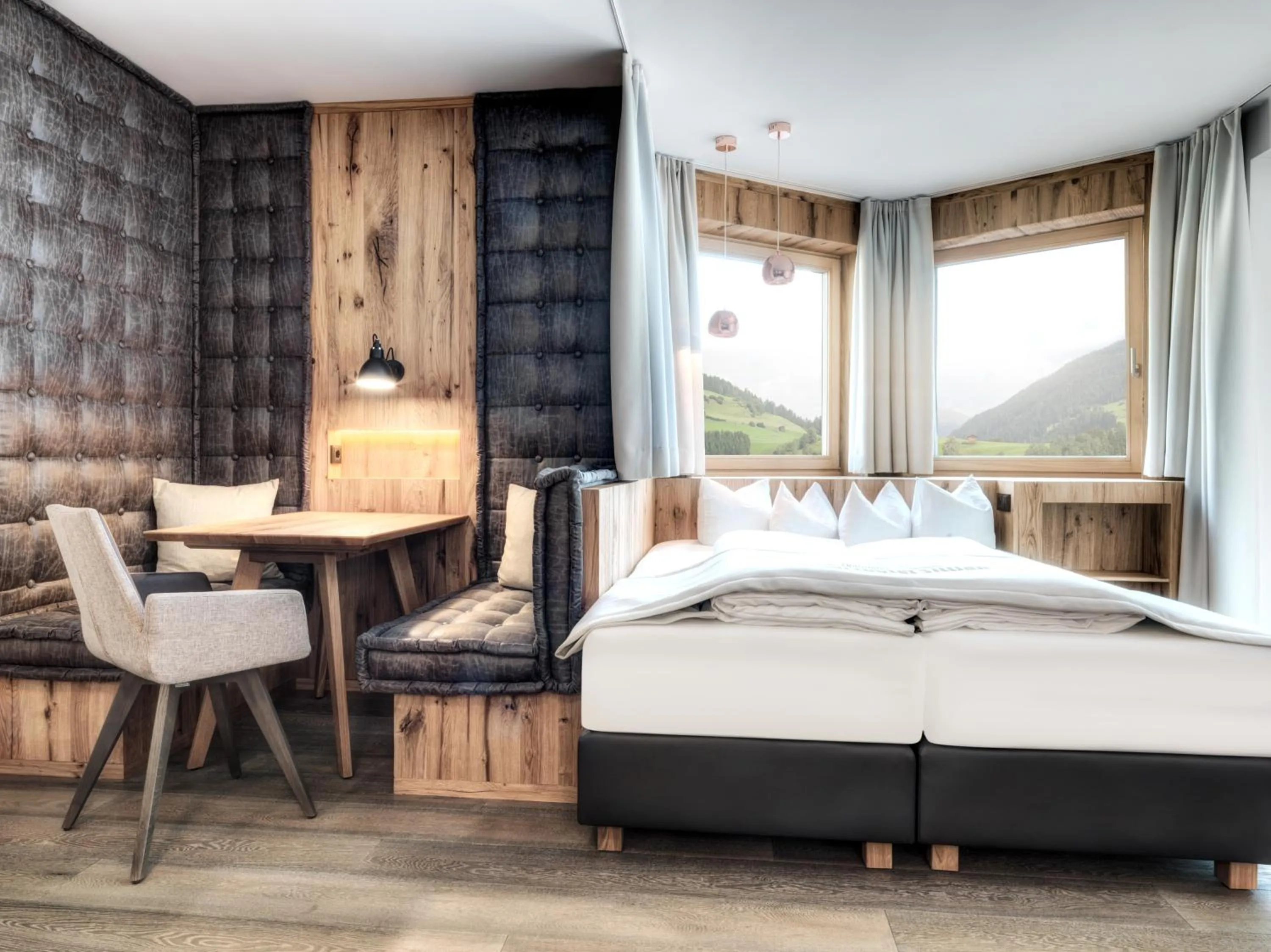 Bedroom, Bed in Dolomiten Residenz - Sporthotel Sillian