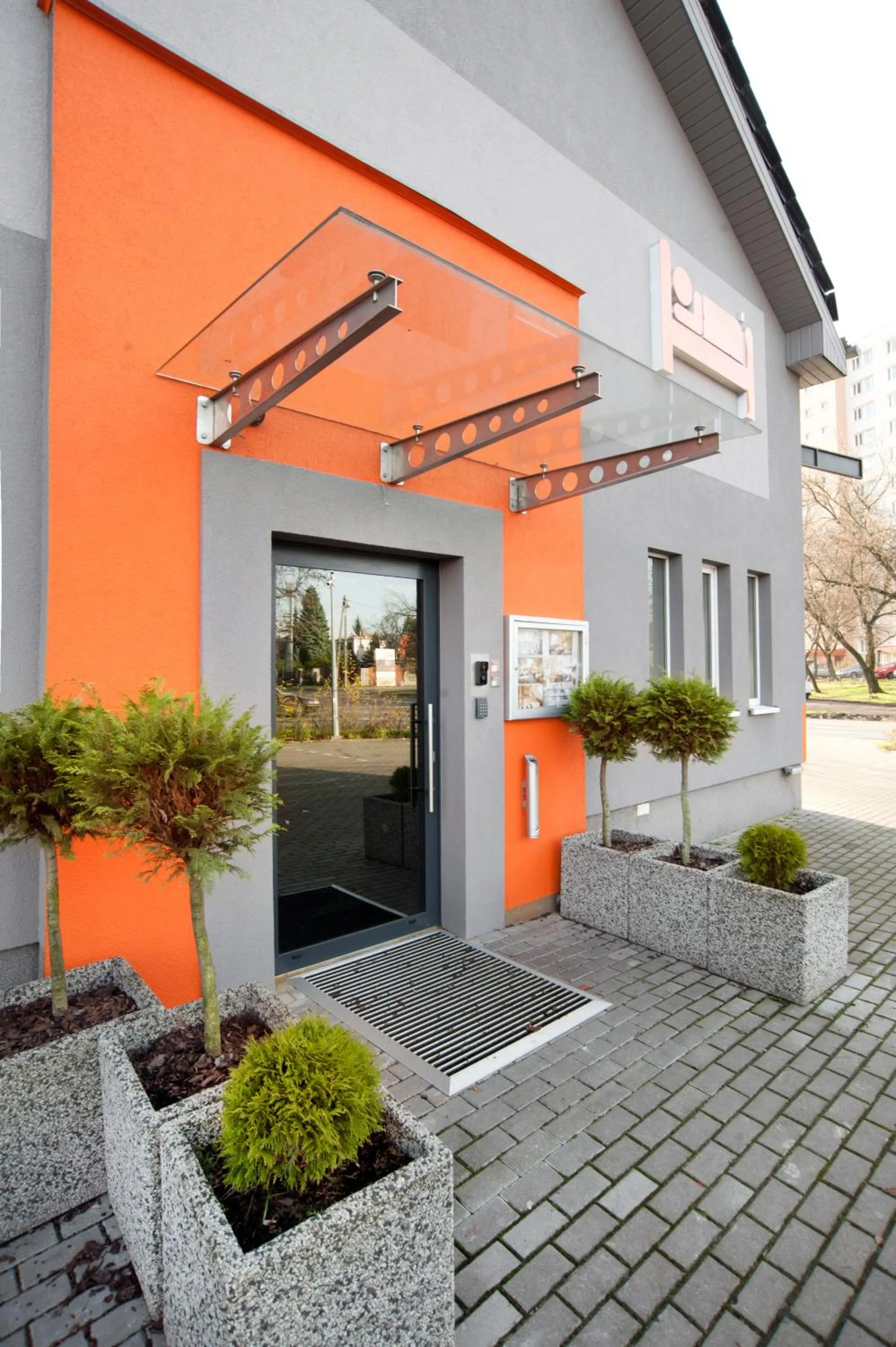 Facade/entrance in H31