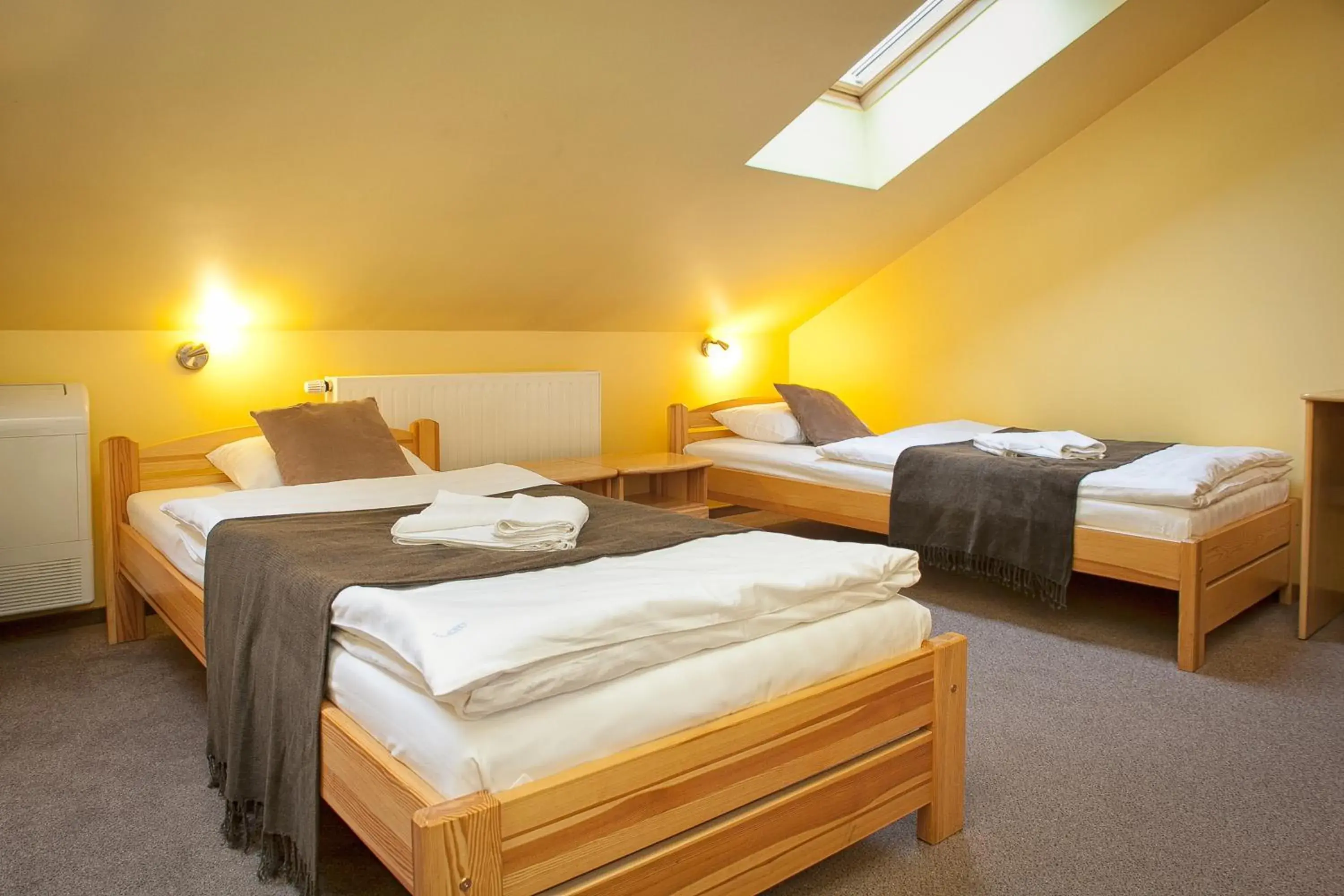 Triple Room with Three Single Beds in H31 Triple Room with Three Single Beds in H31