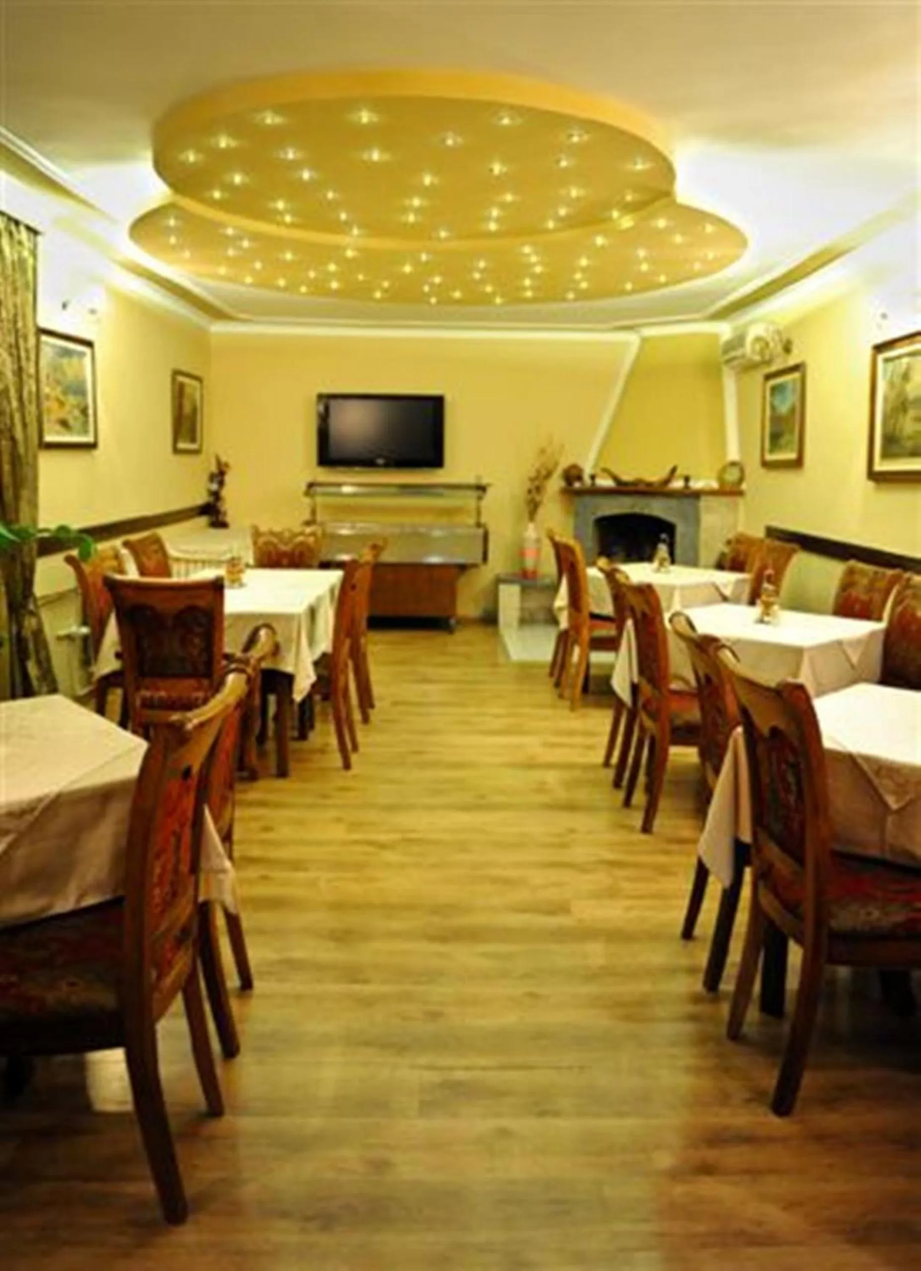 Restaurant/places to eat in Hotel Evropa