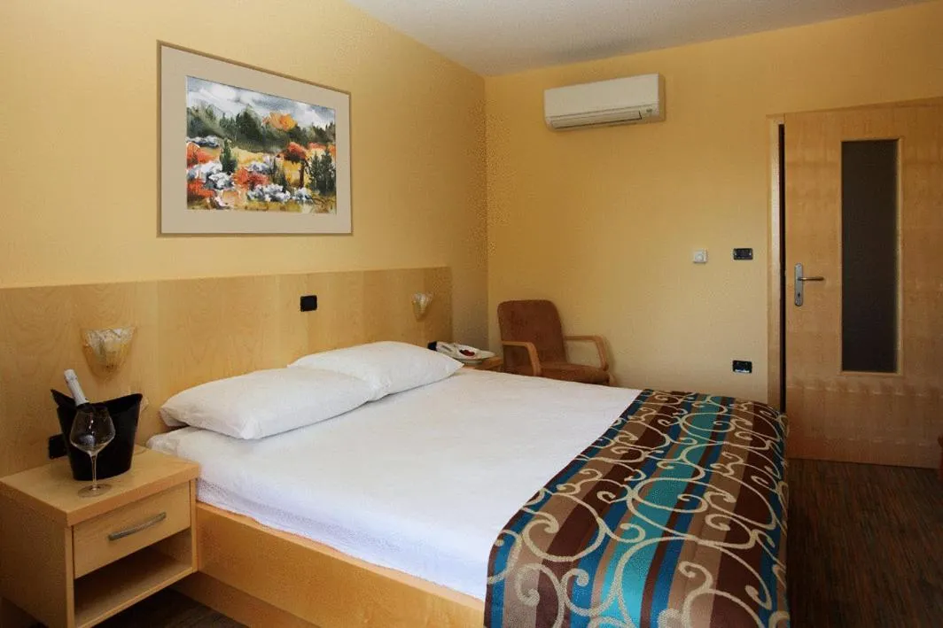 Bed in Hotel Malovec