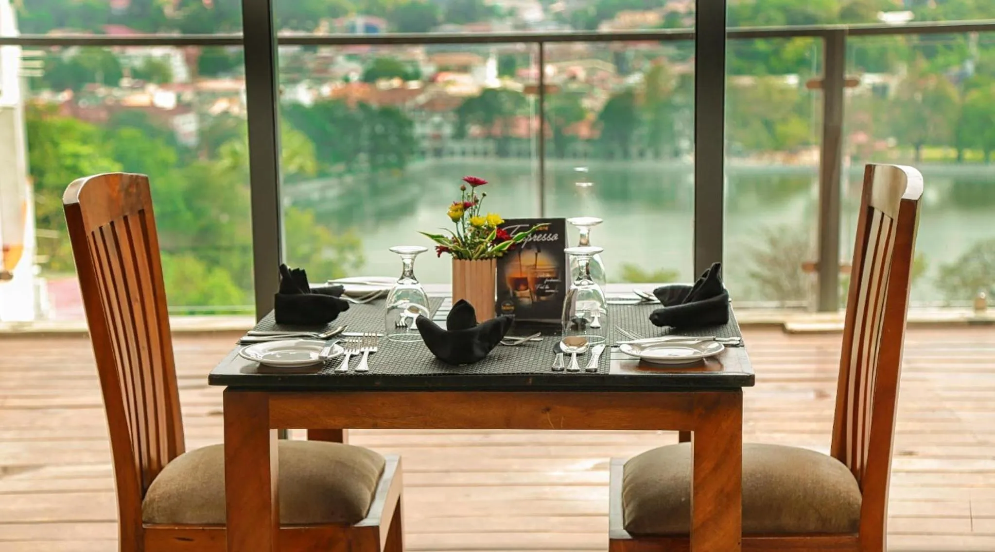 Restaurant/places to eat in Oak Ray Heritage Hotel