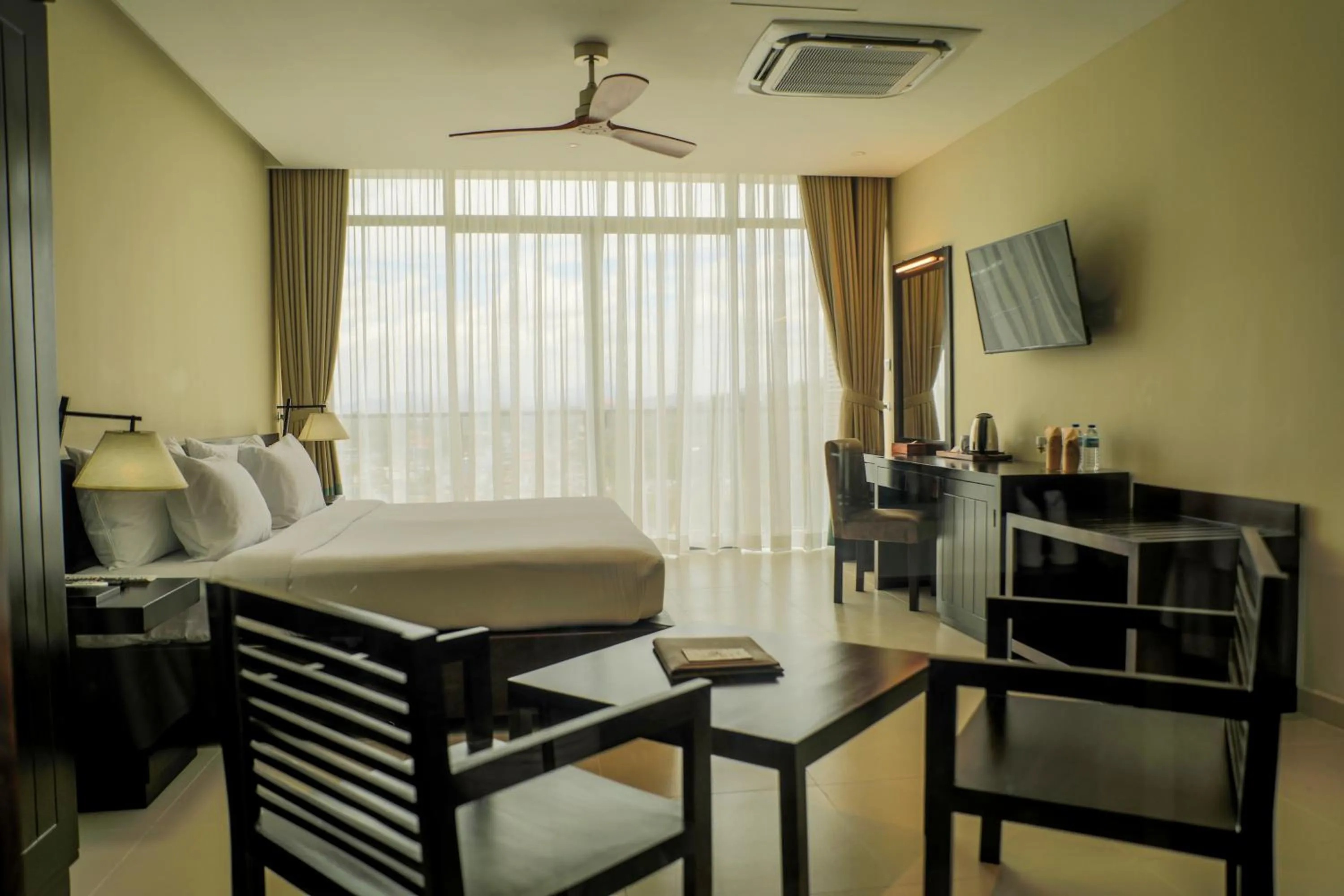 Photo of the whole room in Oak Ray Heritage Hotel