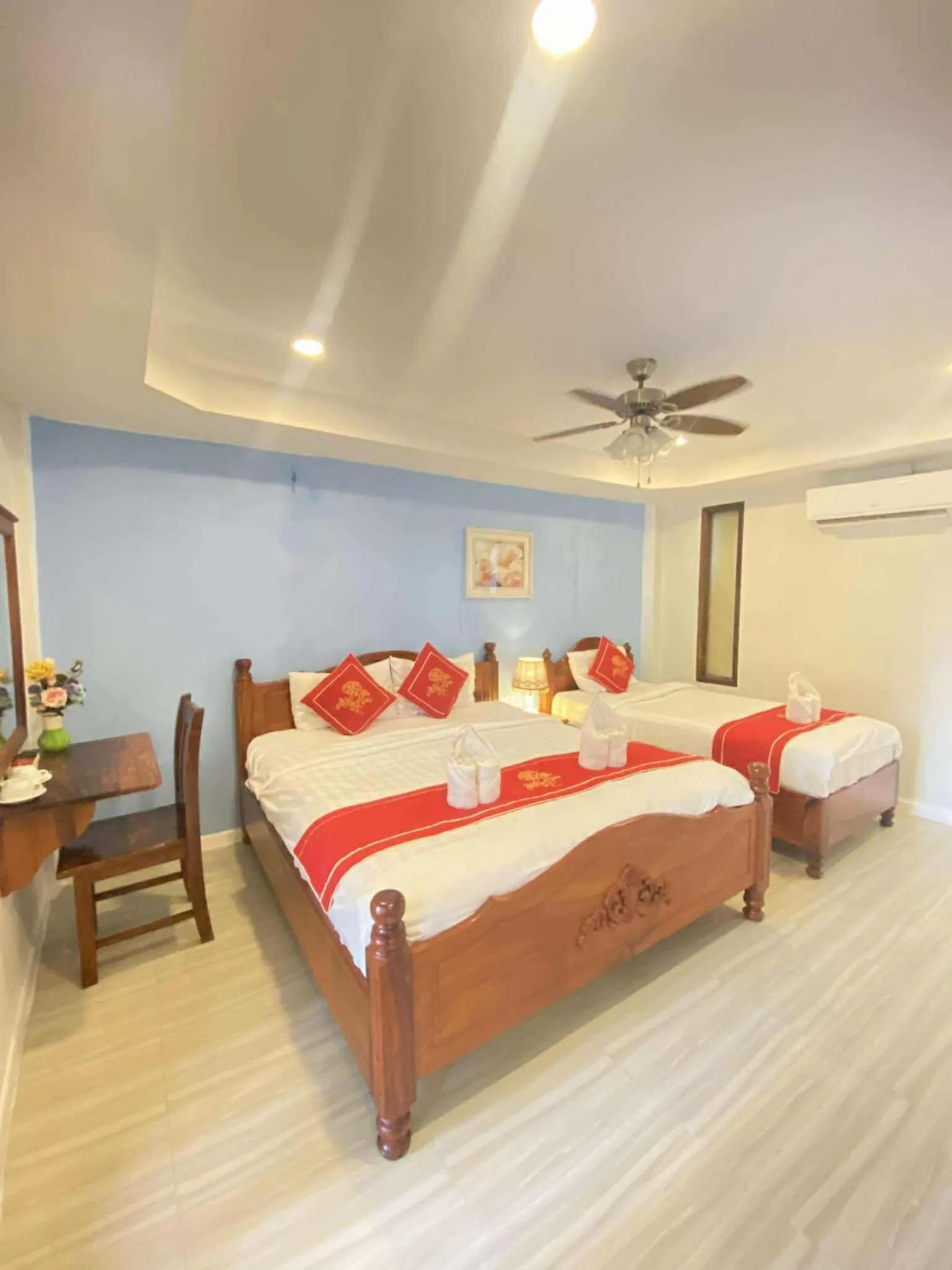 Bed in Luang Prabang Golden Lotus Villa River View