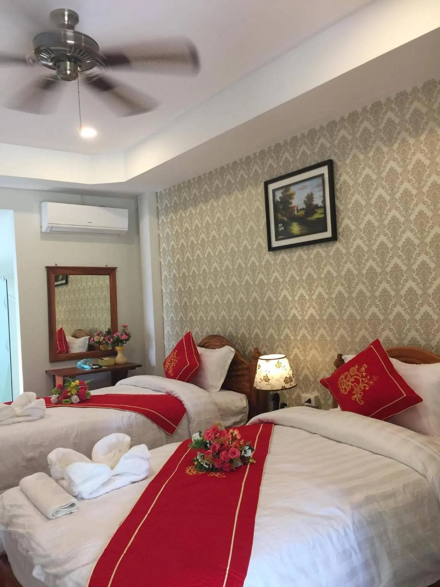 Bed in Golden Lotus Namkhan View