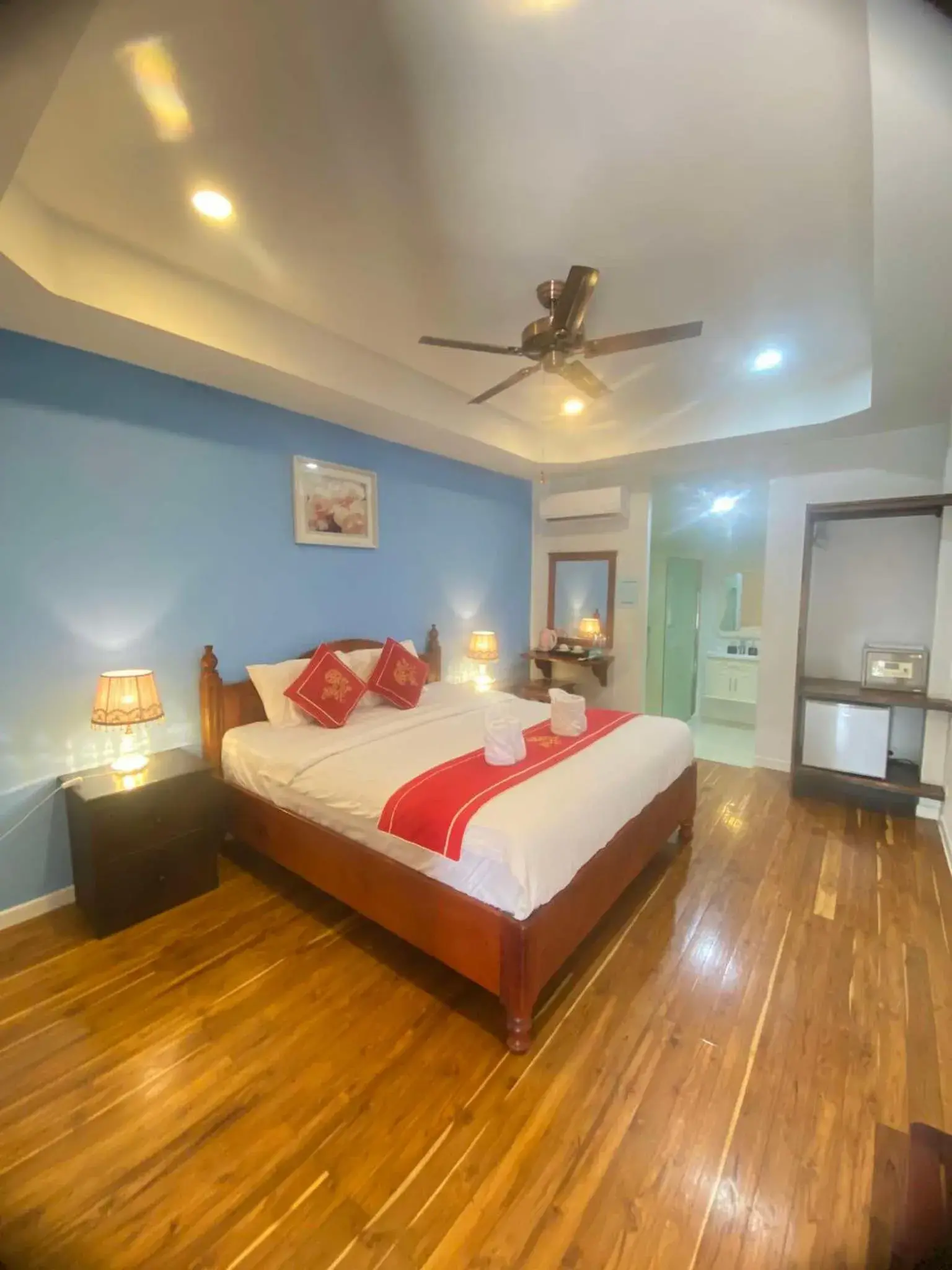 Superior Double or Twin Room with Terrace River View in Golden Lotus Namkhan River View Superior Double or Twin Room with Terrace River View in Golden Lotus Namkhan River View