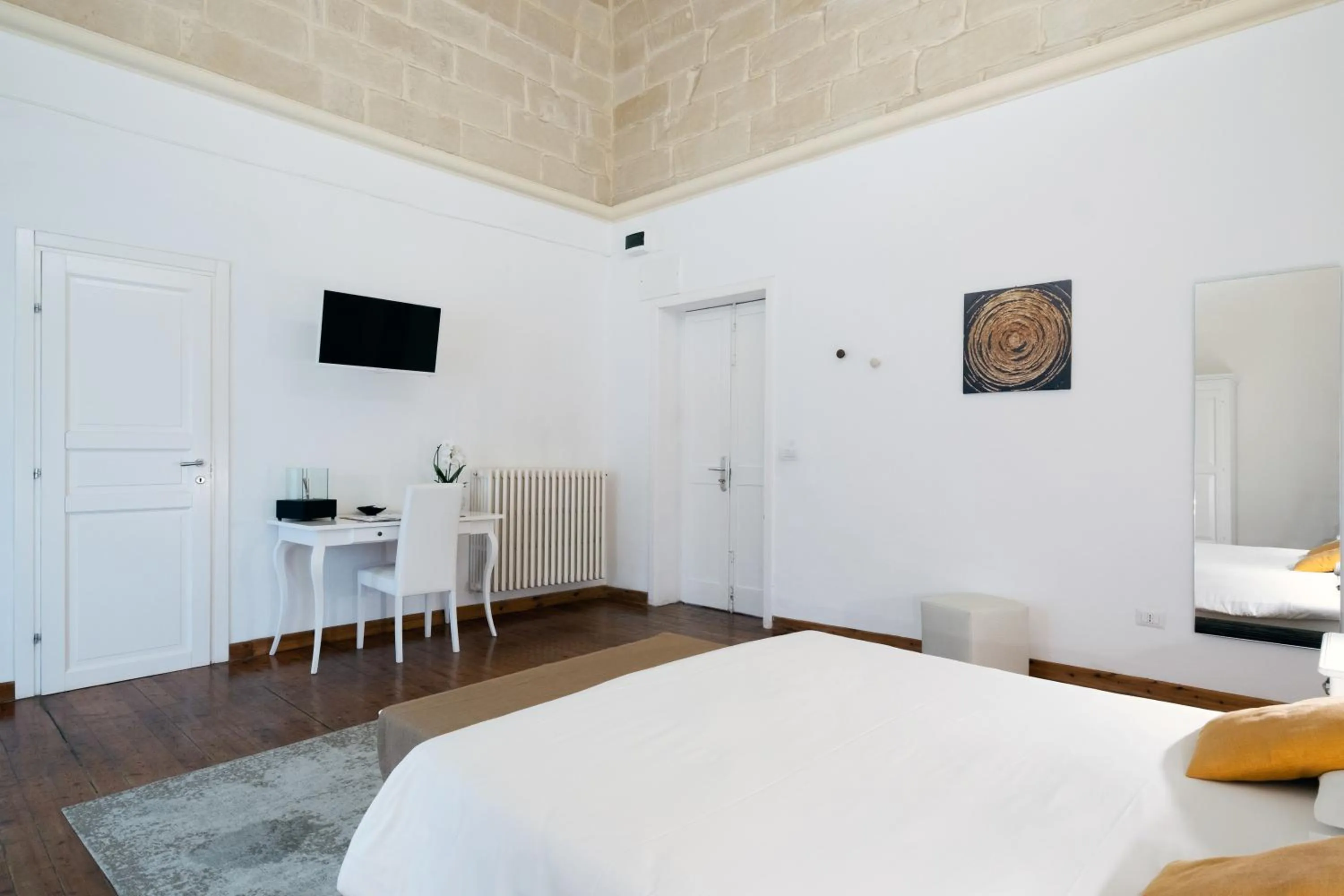 TV and multimedia, Bed in Ada Suites & Spa