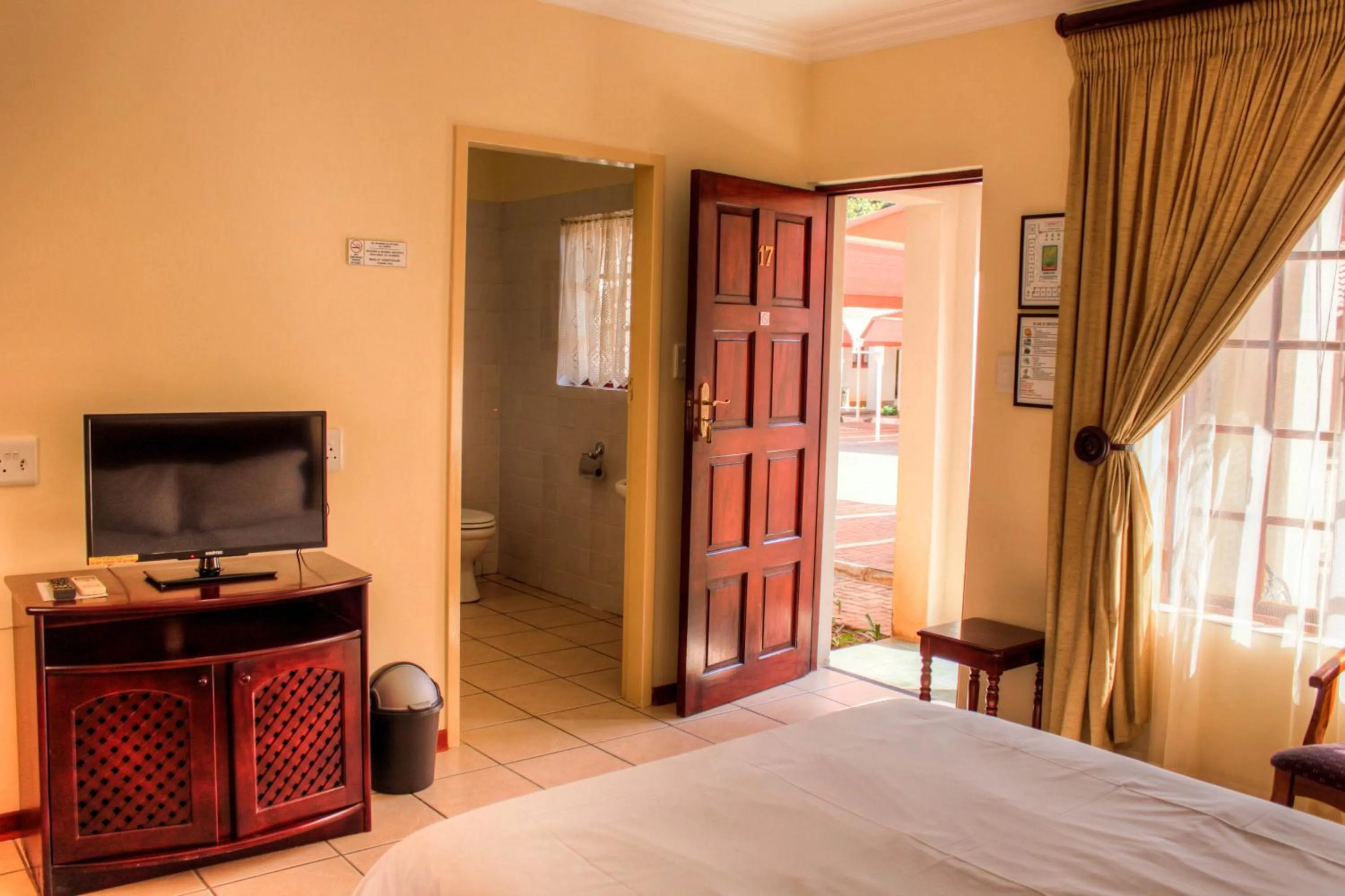 Bed in Marlot Guest House