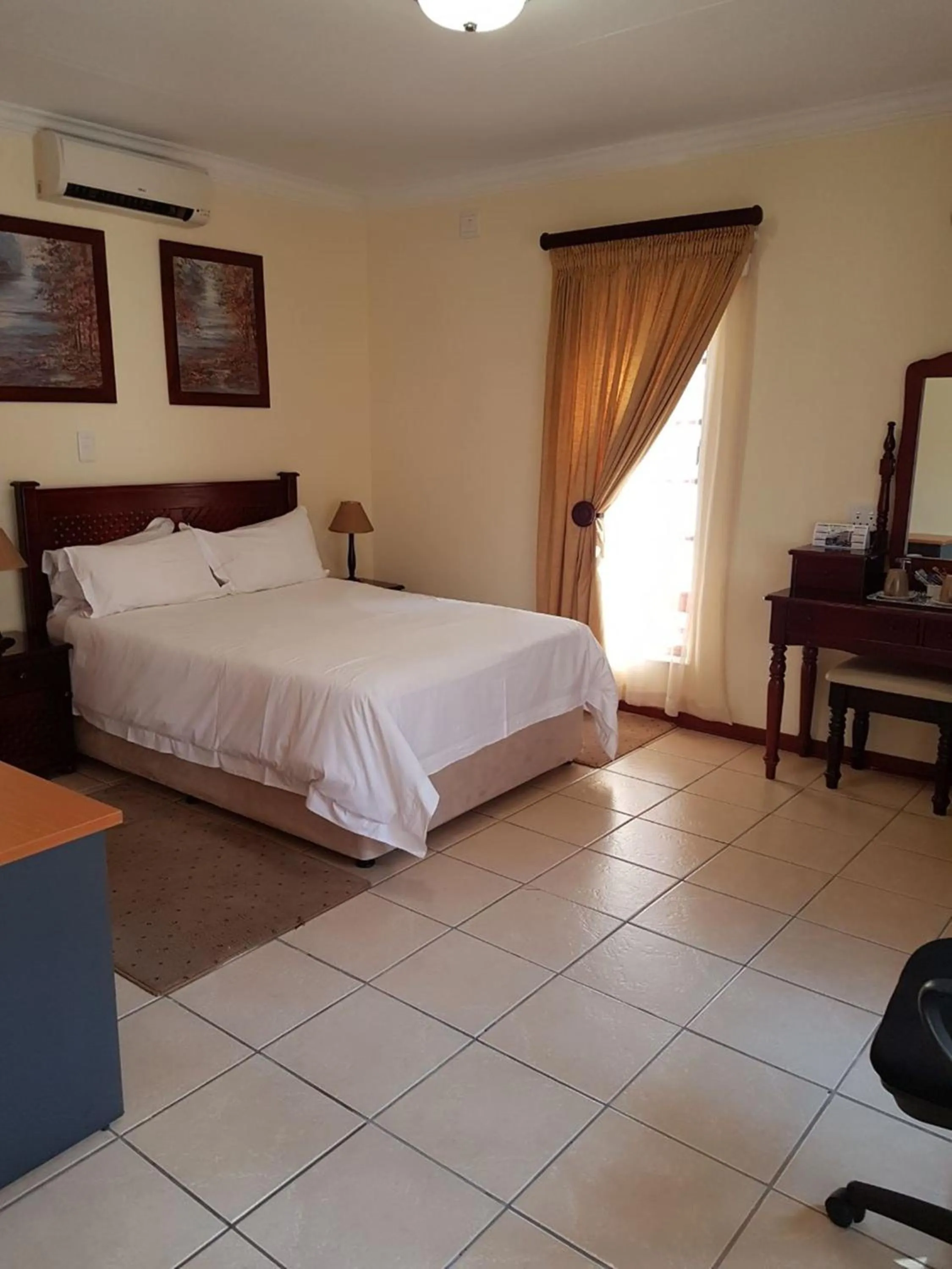 Bed in Marlot Guest House